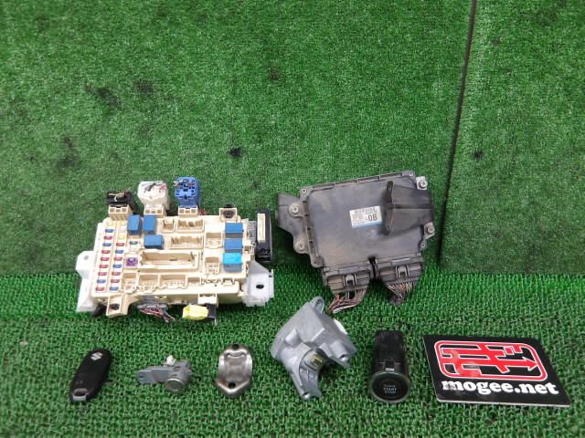 2FX6007 GAH2 スズキ ワゴンR MH23S 1型 スティングレーX キーシリンダーセット　33910-82K2