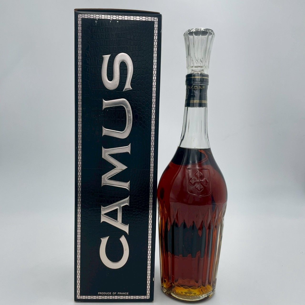 CAMUS XO COGNAC 700ml 40% 古酒 紙箱付 - メルカリ