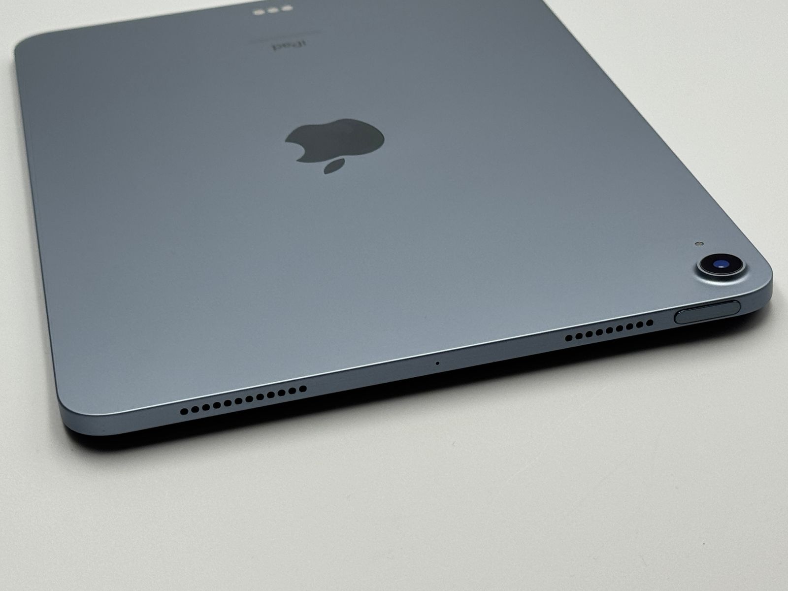 iPad Air 4 64GB スカイブルー 中古C バッテリー98% - メルカリ