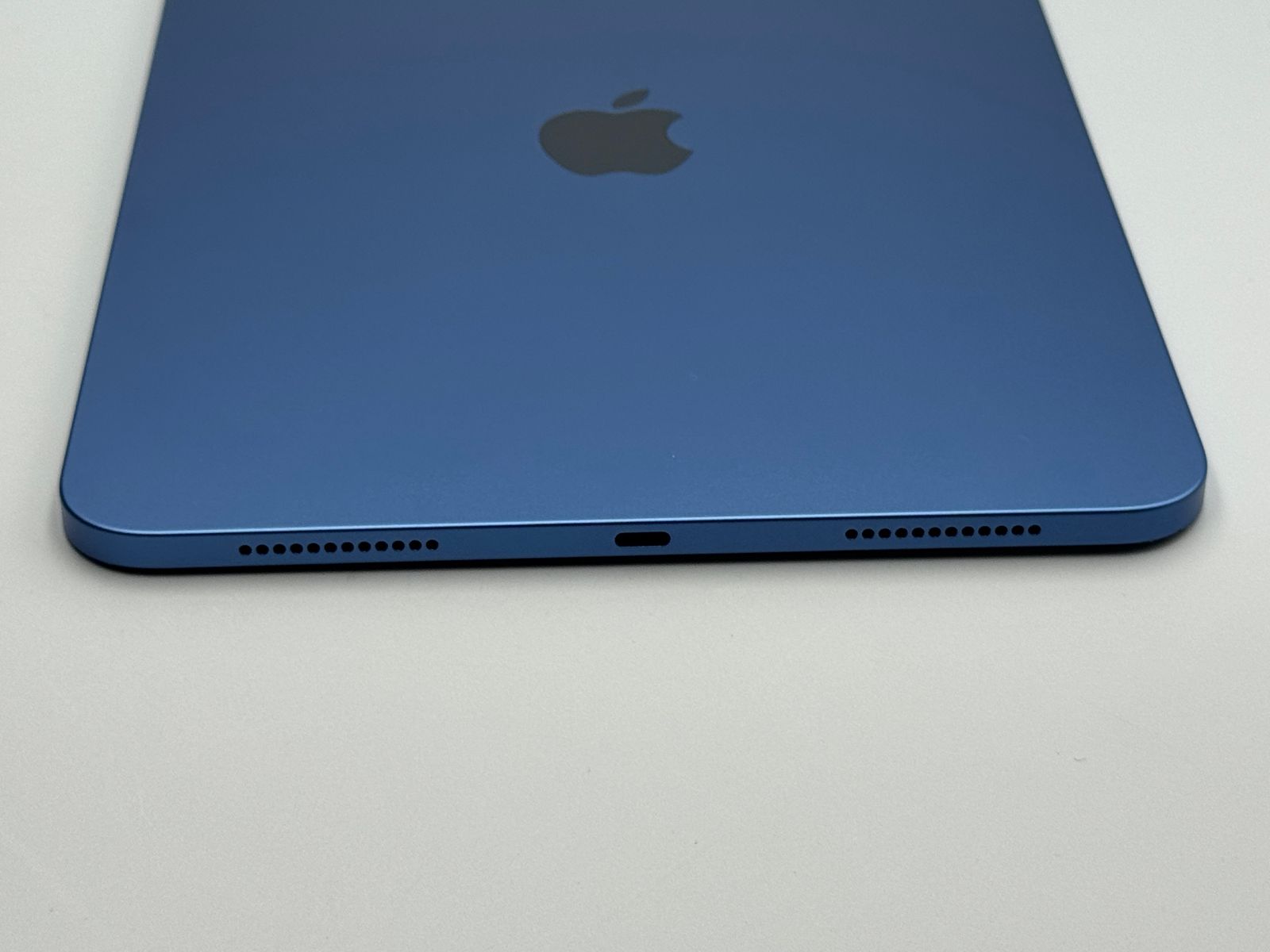 中古C】iPad 第11世代 128GB ブルー Wi-Fi - メルカリ