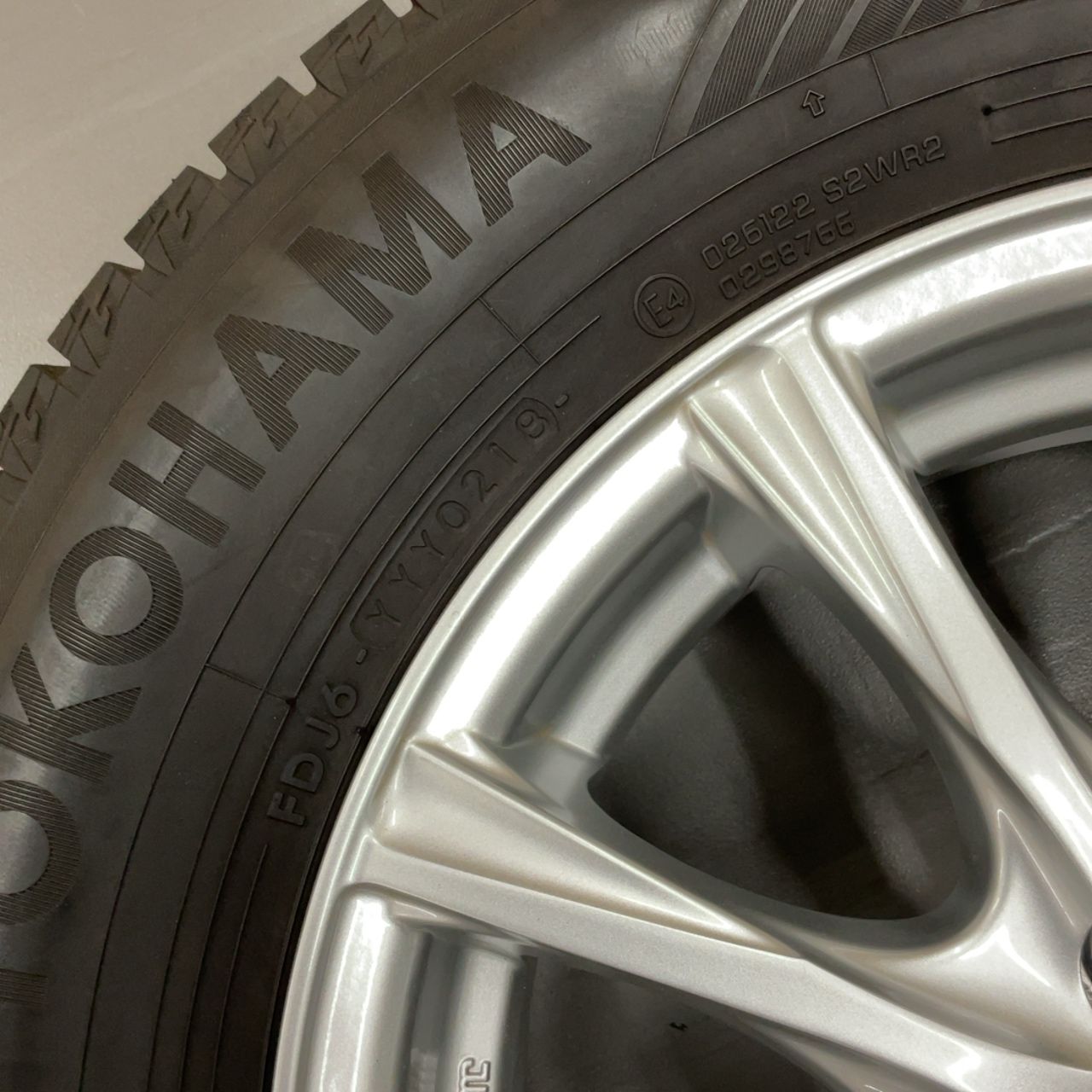 4穴 PCD100 14インチ 5.5J+38 WEDS JOKER 185/70R14 YOKOHAMA ice