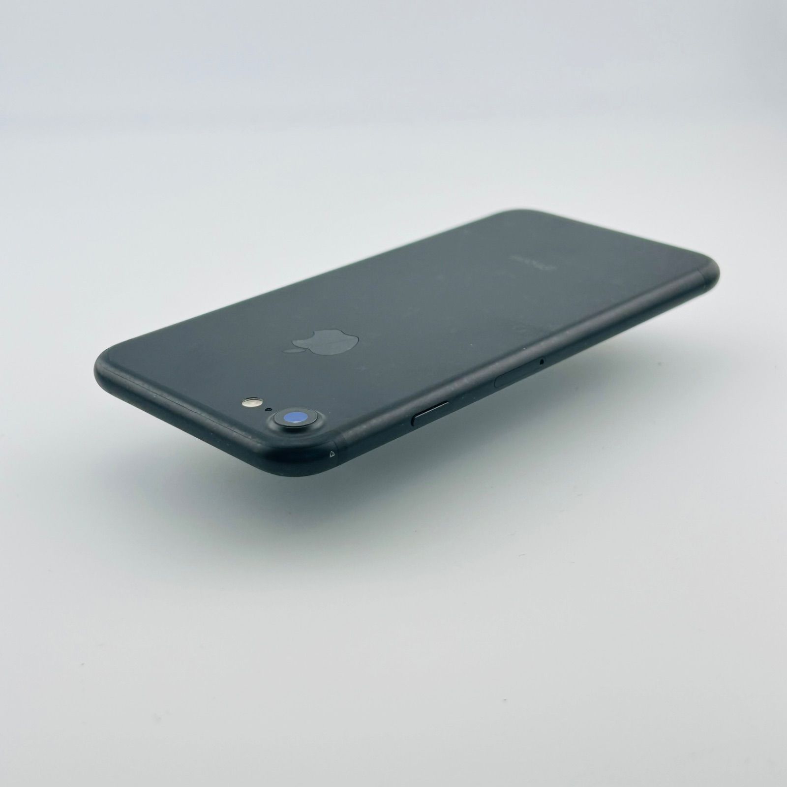 バッテリー良好 iPhone7 32GB ブラック SIMフリー(simロック解除済) 白ロム 中古 本体 動作確認済 【最短送料無料】 J-080