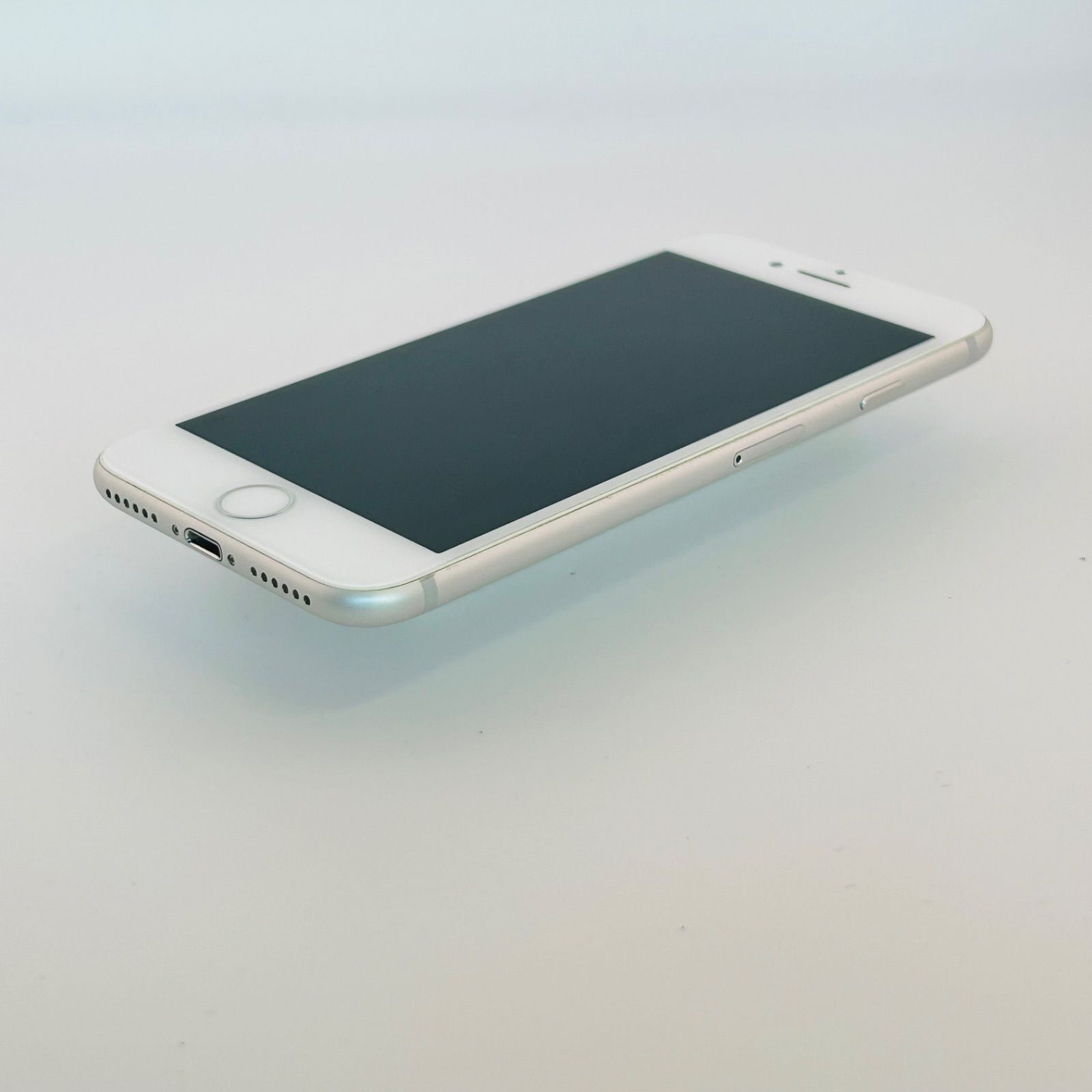 バッテリー良好 iPhone7 32GB シルバー SIMフリー(simロック解除済) 白ロム 中古 本体 動作確認済 【最短送料無料】 J-081