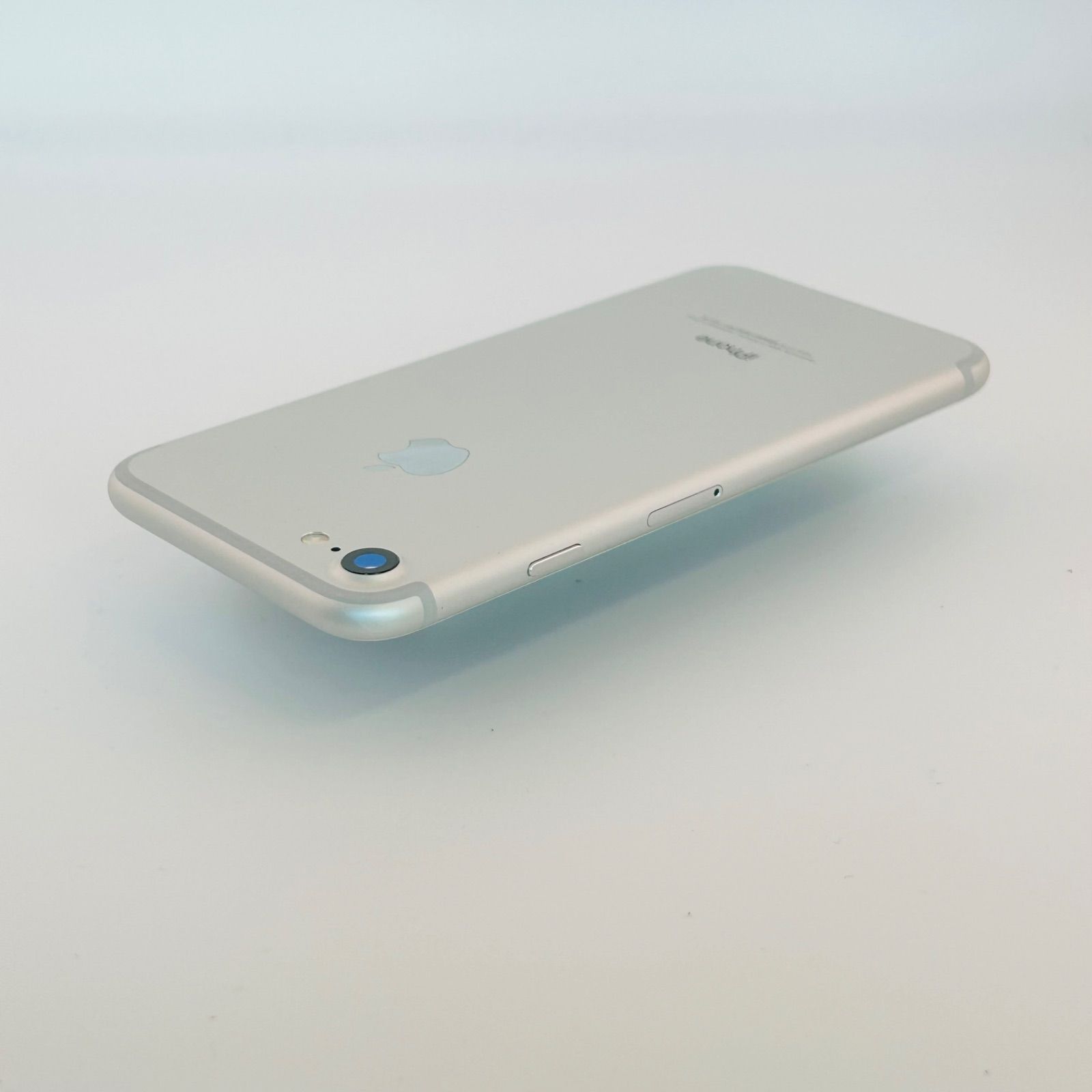 バッテリー良好 iPhone7 32GB シルバー SIMフリー(simロック解除済) 白ロム 中古 本体 動作確認済 【最短送料無料】 J-081