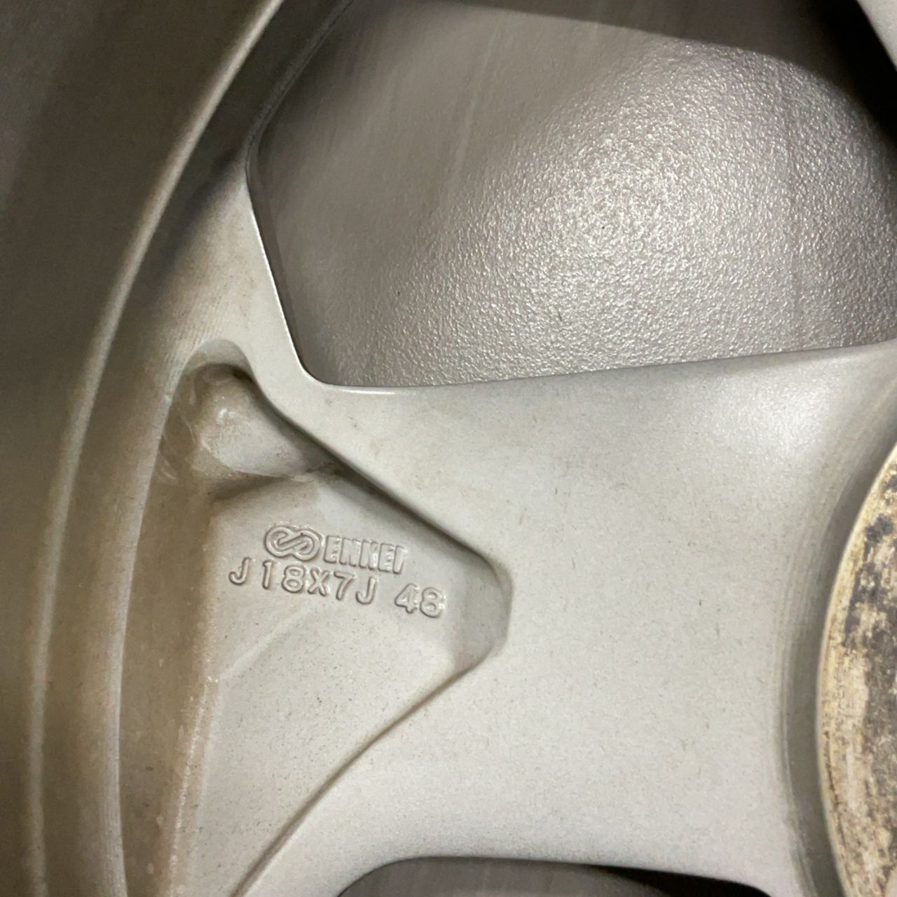 5穴 PCD114.3 18インチ7J+48スバル純正 ENKEI製 ホイール+225/55R18