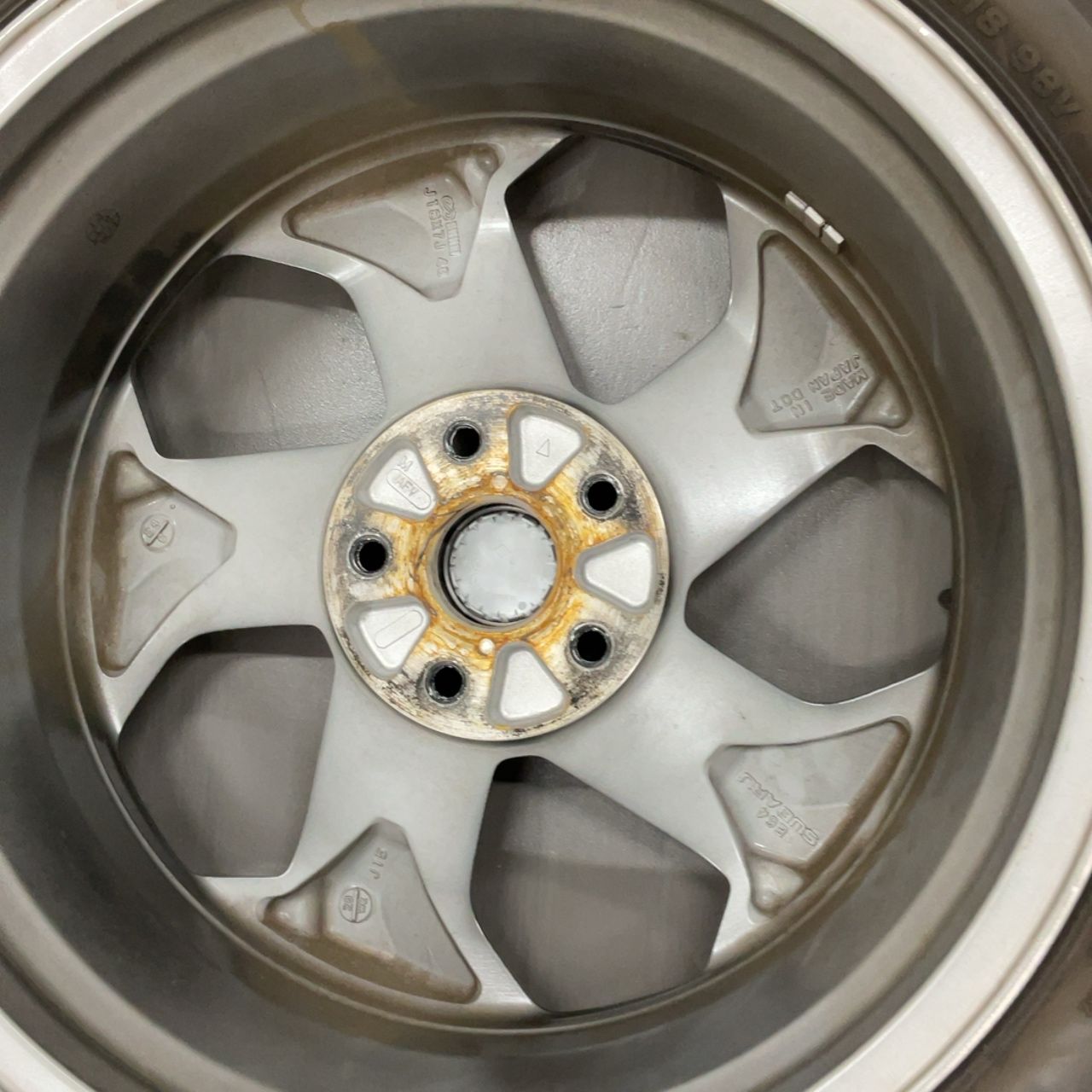 5穴 PCD114.3 18インチ7J+48スバル純正 ENKEI製 ホイール+225/55R18
