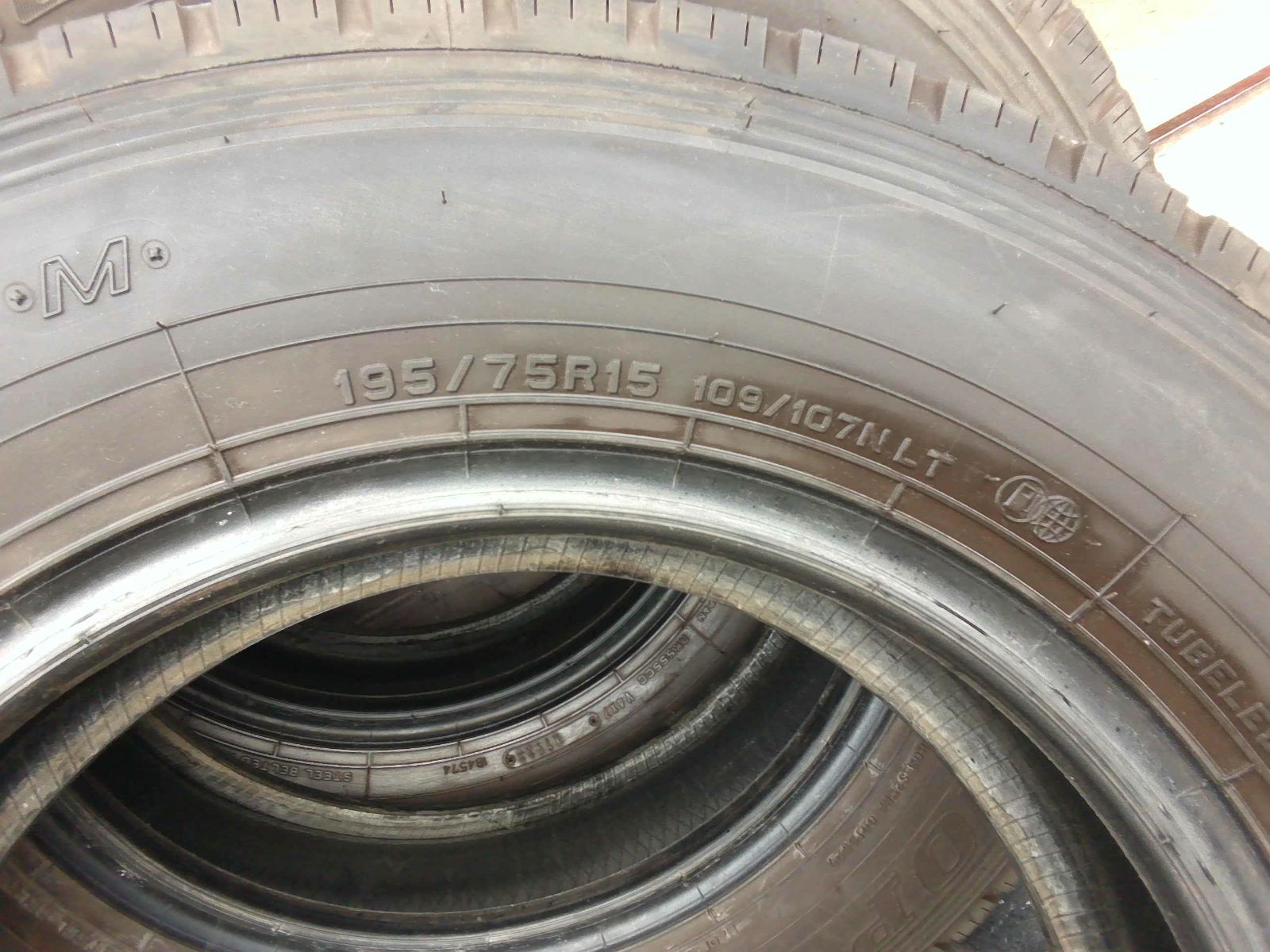 ダンロップ エナセーブ SPLT50 195/75R15 中古6本