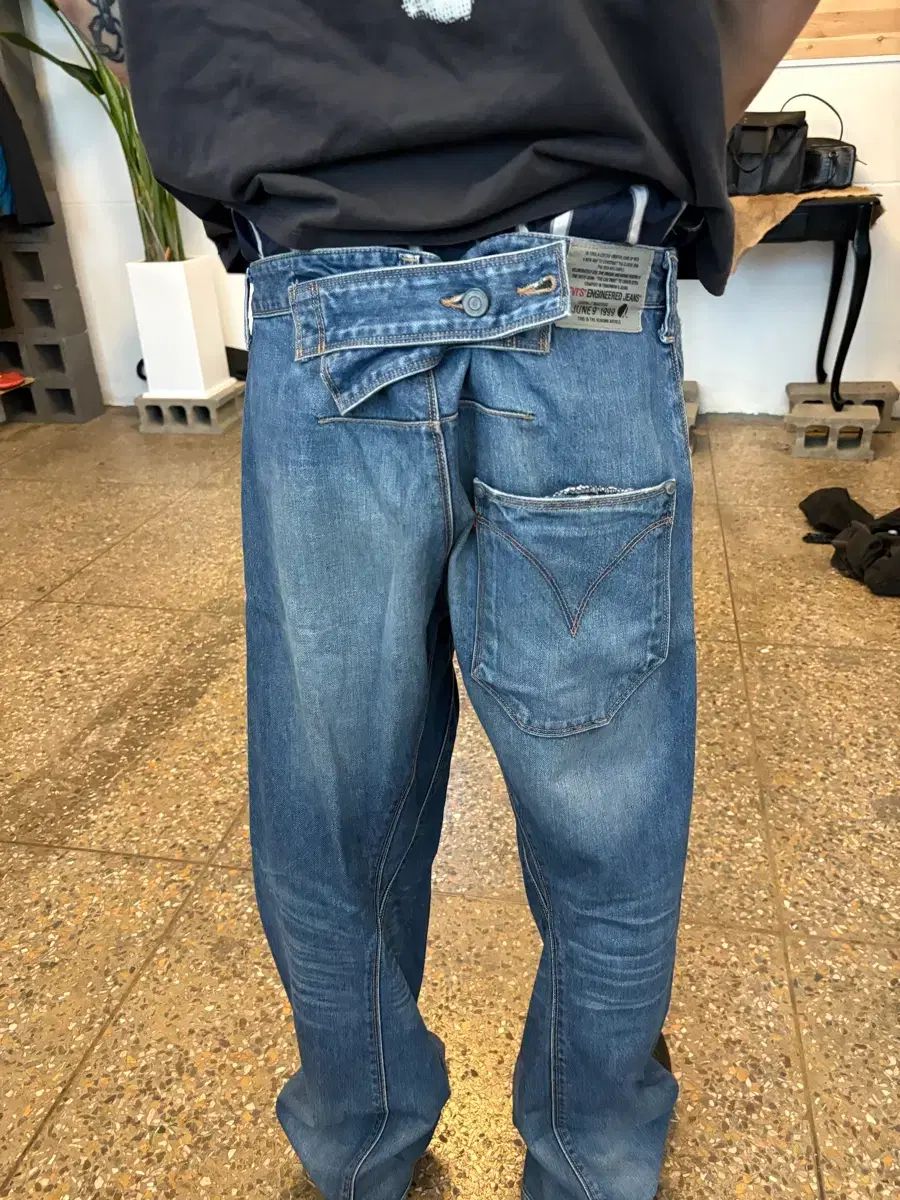Levis エンジニアドジーンズ シンチバッグ