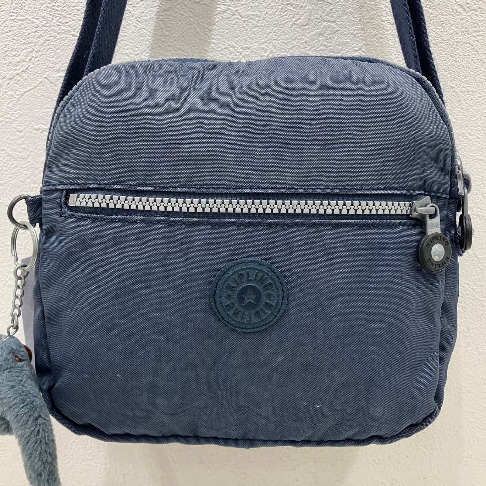 3336 KIPLING キプリング ショルダーバッグ 斜めがけバッグ 紐調節可能 