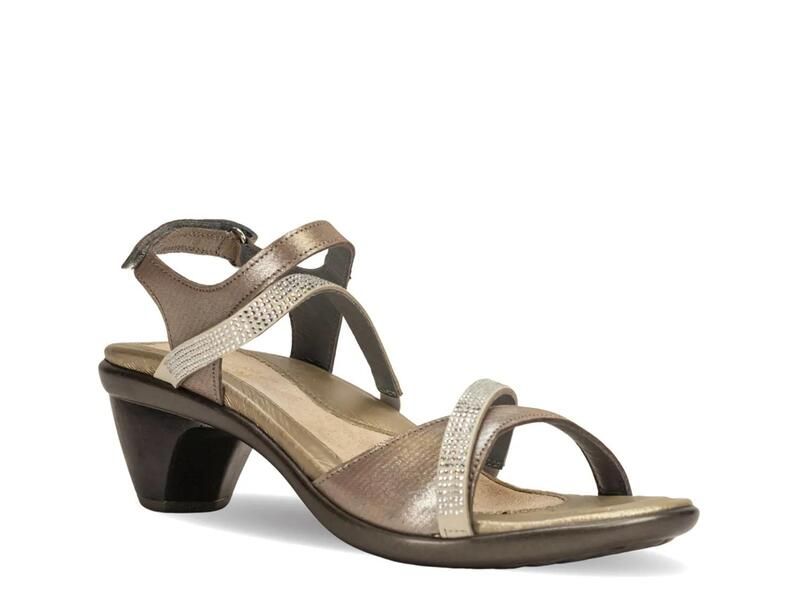 ナオト レディース シューズ サンダル Naot Innovate Sandal Silver Metallic Fabric シルバー