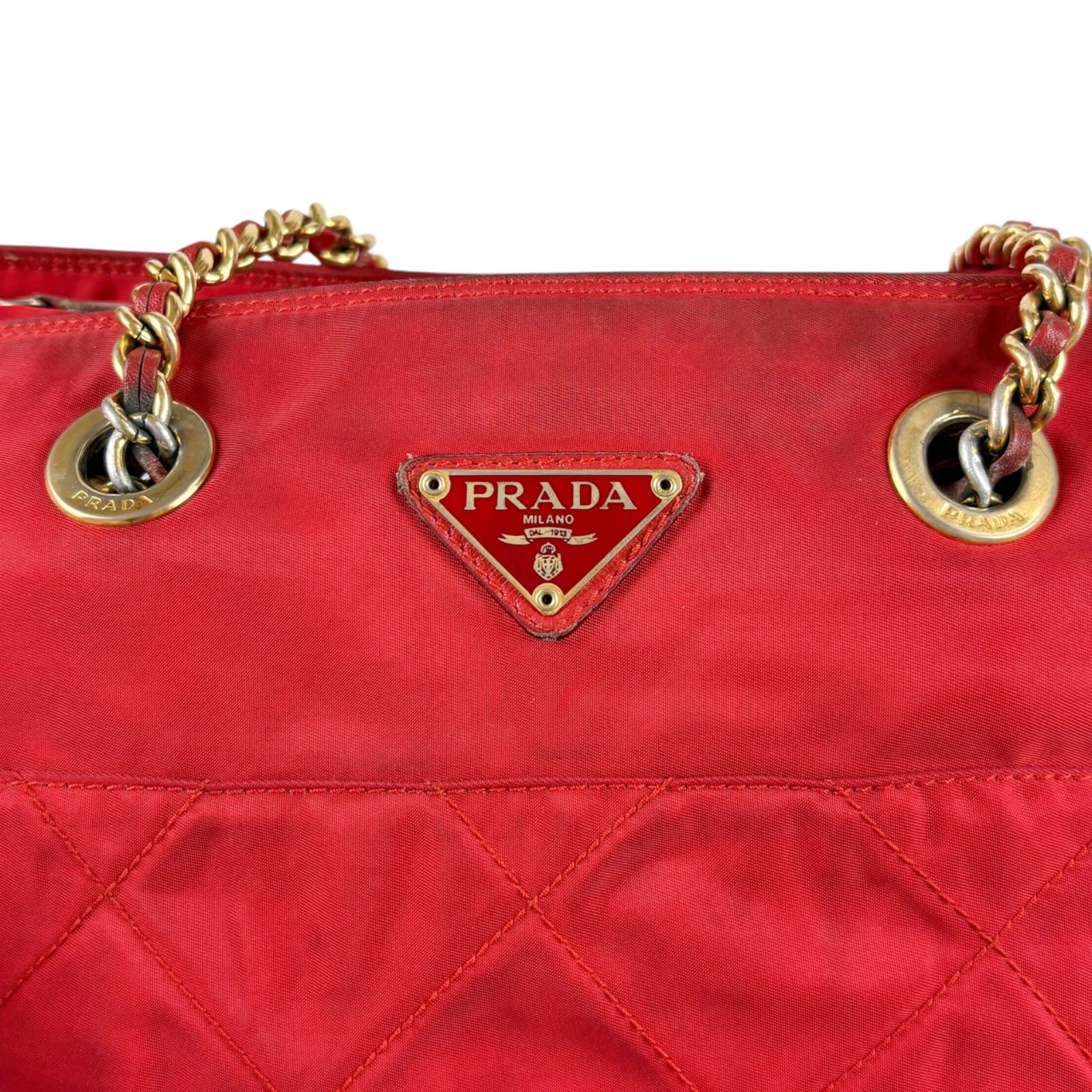 PRADA プラダ トライアングルロゴ キルティング加工 チェーン 