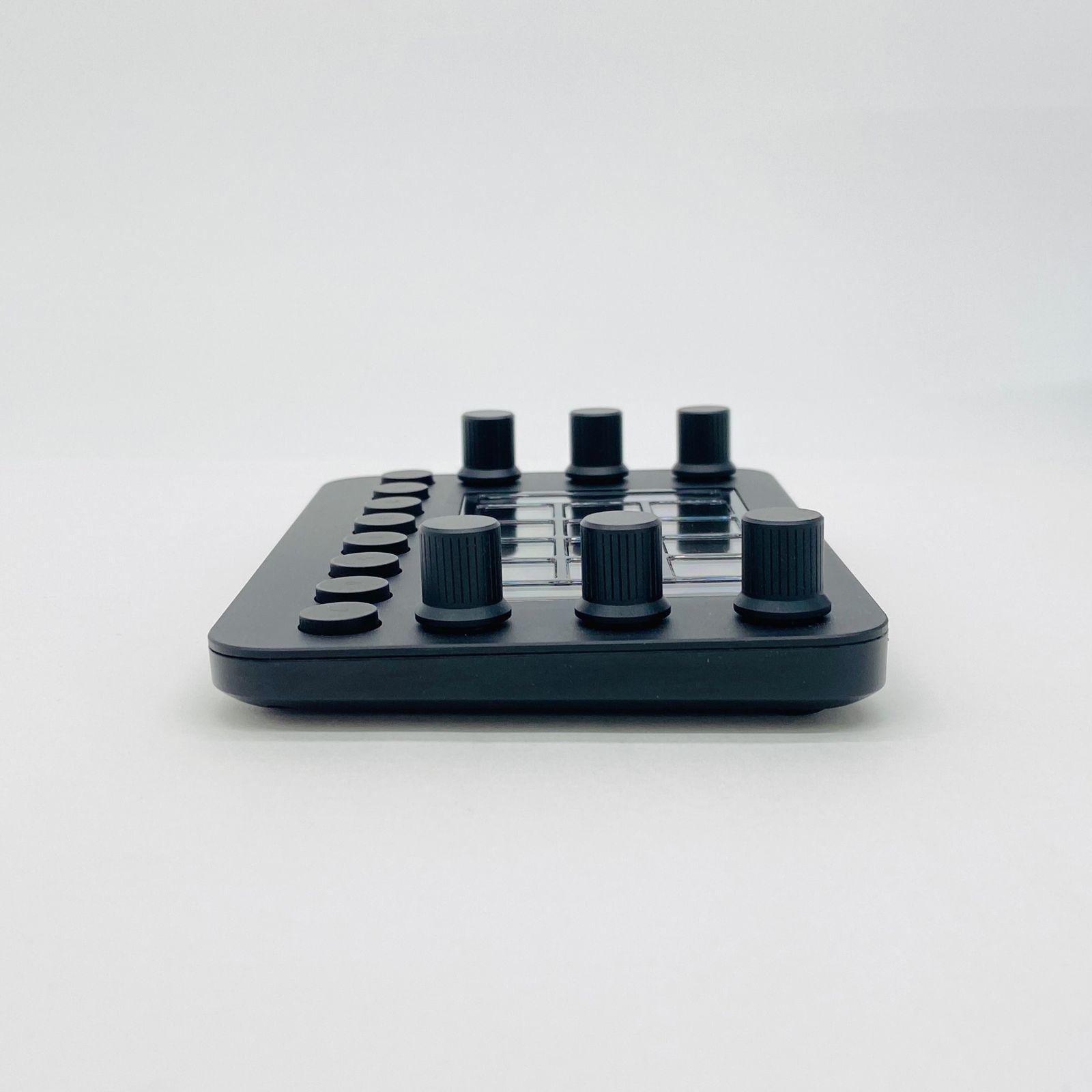 Loupedeck Live LDD-2001 編集コントローラー【C7756-60】 - メルカリ