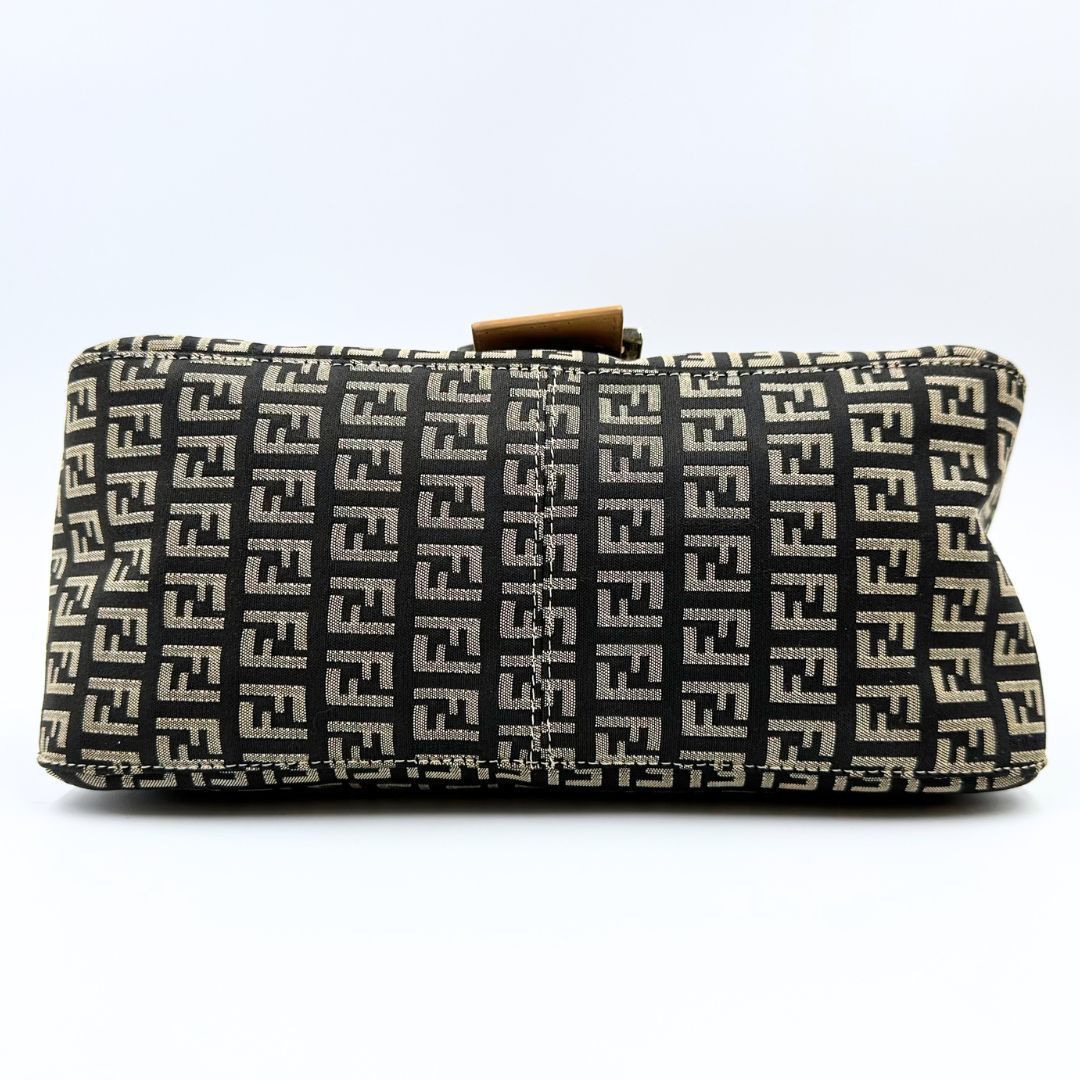 美品】Fendi ズッキーノ マンマバケット ワンショルダーバッグ - メルカリ
