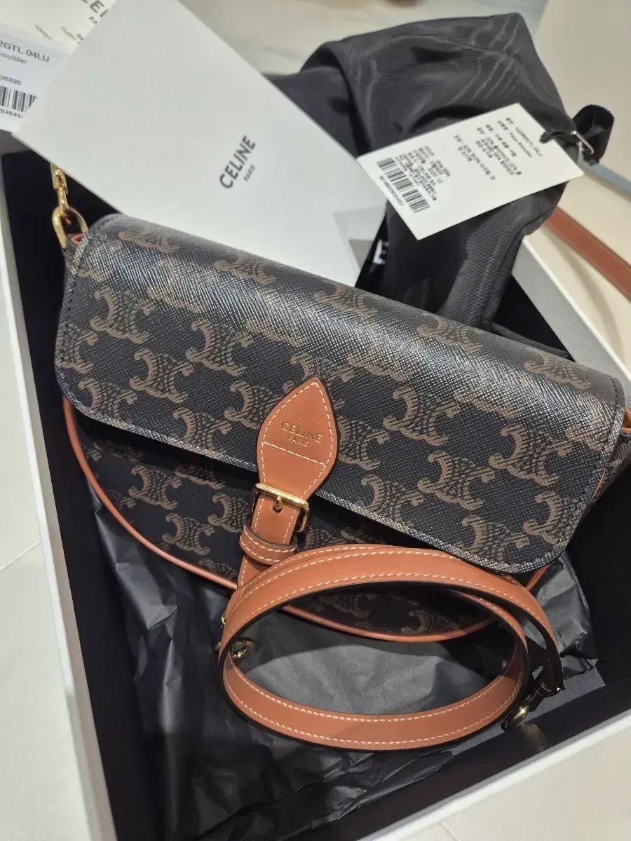 新作 Celine セリーヌ ポール クロスショルダーバッグ