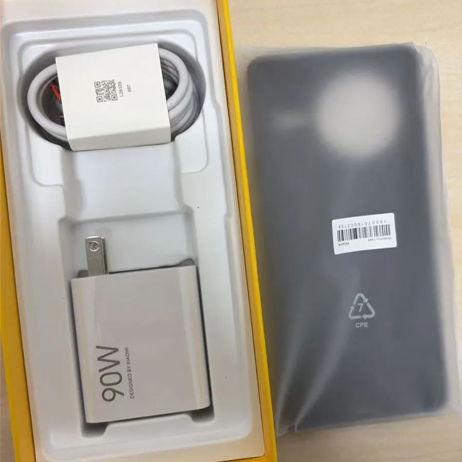 POCO F7 Pro Silver 12GB/512GB 日本版 SIMフリー ほぼ未使用 C052601 