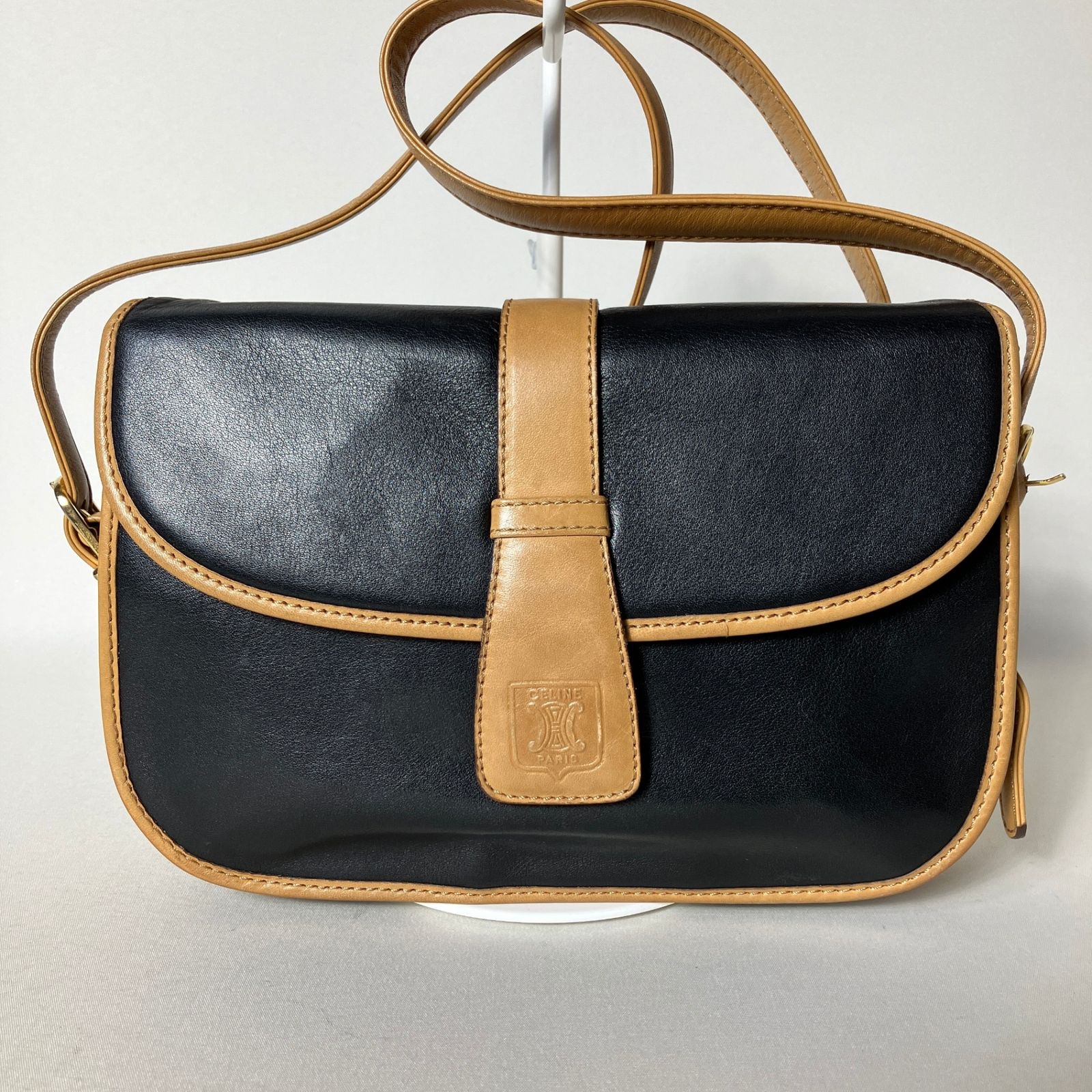 美品 セリーヌ ショルダーバッグ トリオンフ レザー ブラック 