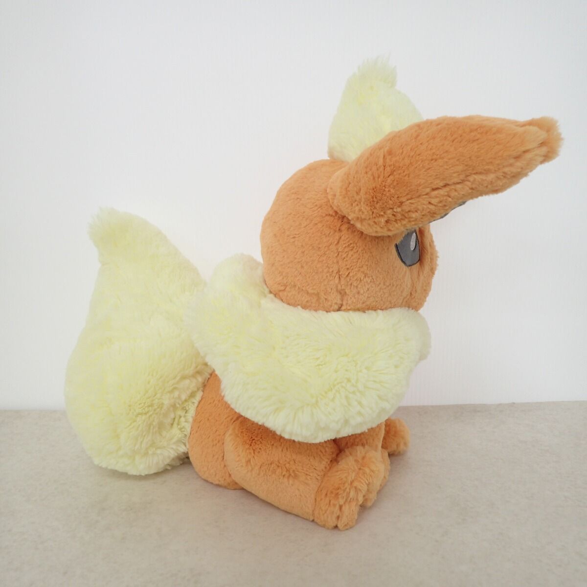ポケモンセンター ふわふわ抱きぬいぐるみ ブースター 紙タグ無