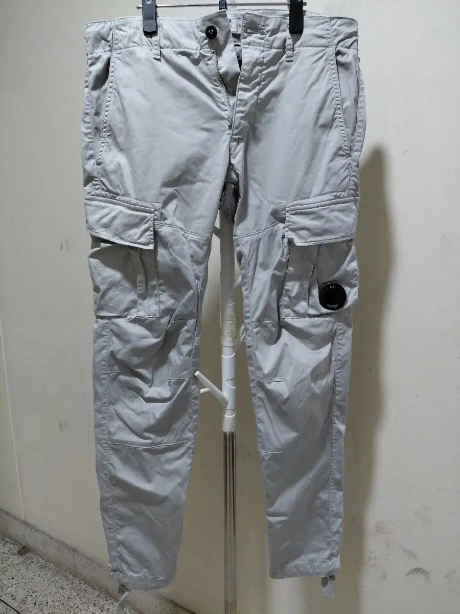 ほぼ新品 C.P. COMPANY シーピーカンパニー カーゴ パンツ 46