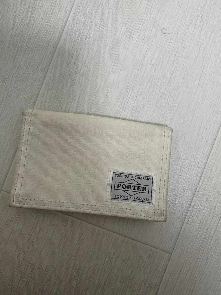 ポーター カードウォレット アイボリー 出品 10,701円