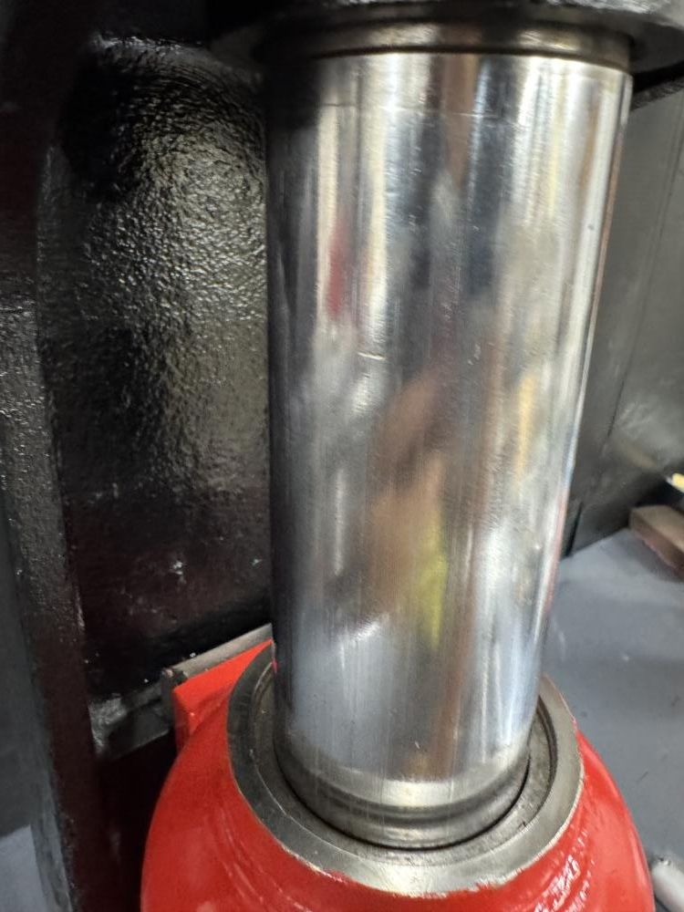 【中古】今野製作所 EAGLE M-200 爪つきジャッキ (頭部20t、爪部10t) 【202】※商品説明欄必読※