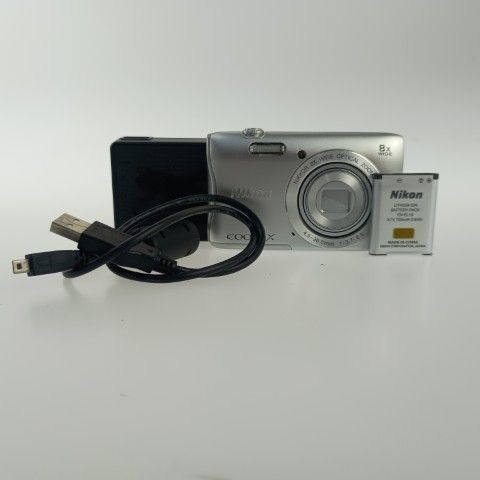 Nikon COOLPIX S3700 Silver コンパクトデジタルカメラ