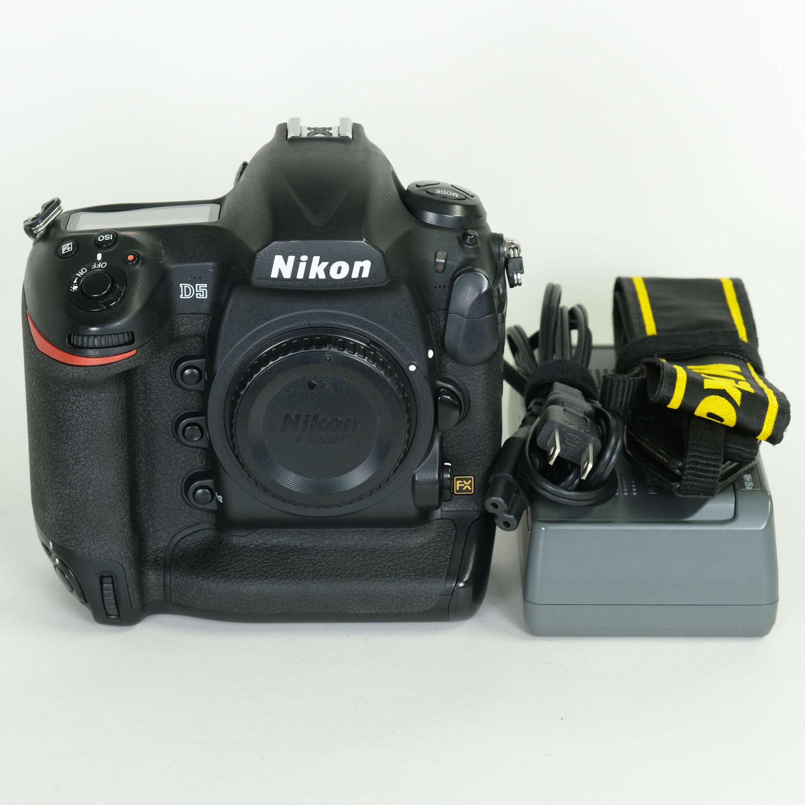 [良品 | シャッター数116,716回] Nikon D5 | Nikon Fマウント