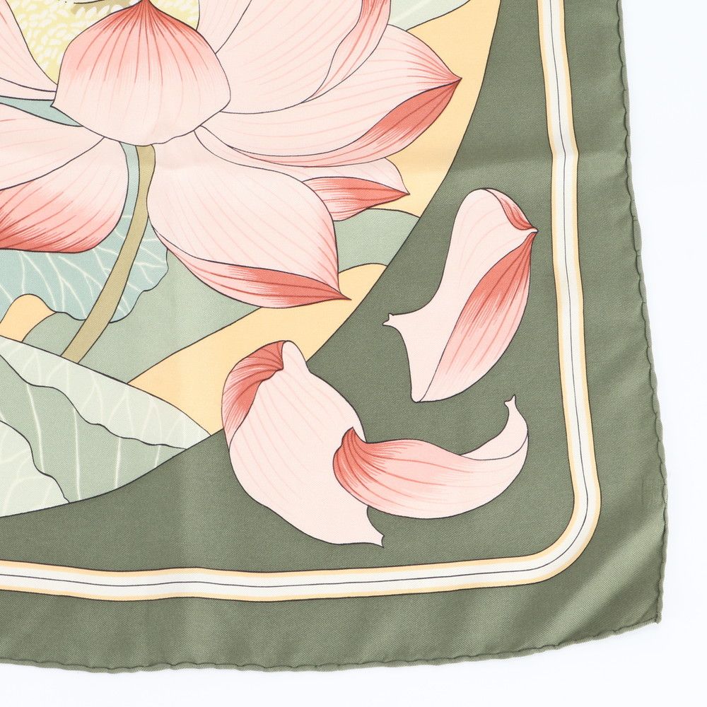 美品 エルメス カレ 90 Fleurs de Lotus 蓮の花 花柄 フラワー