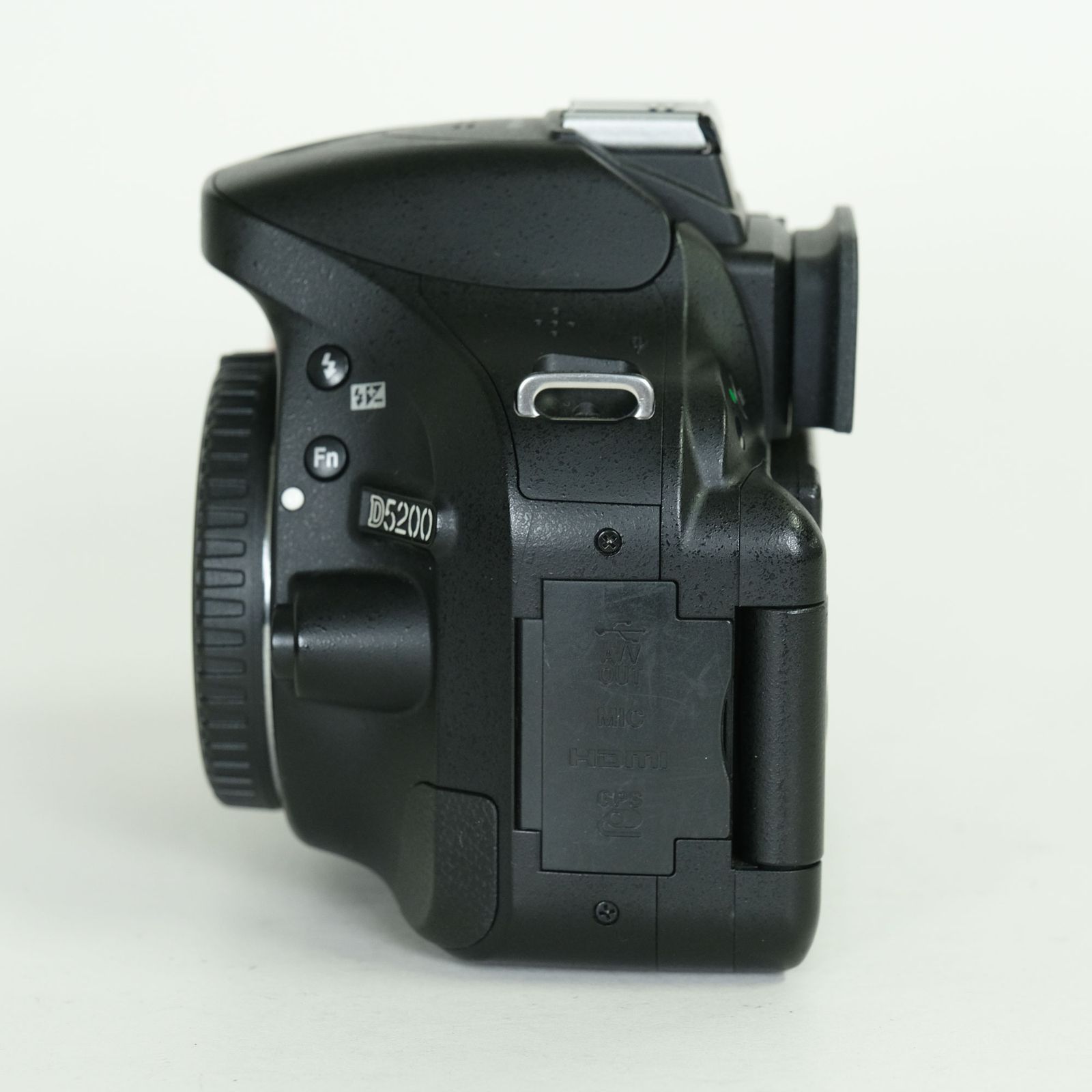 良品 | シャッター数22,319回｜バッテリー2個付] Nikon D5200 ボディ