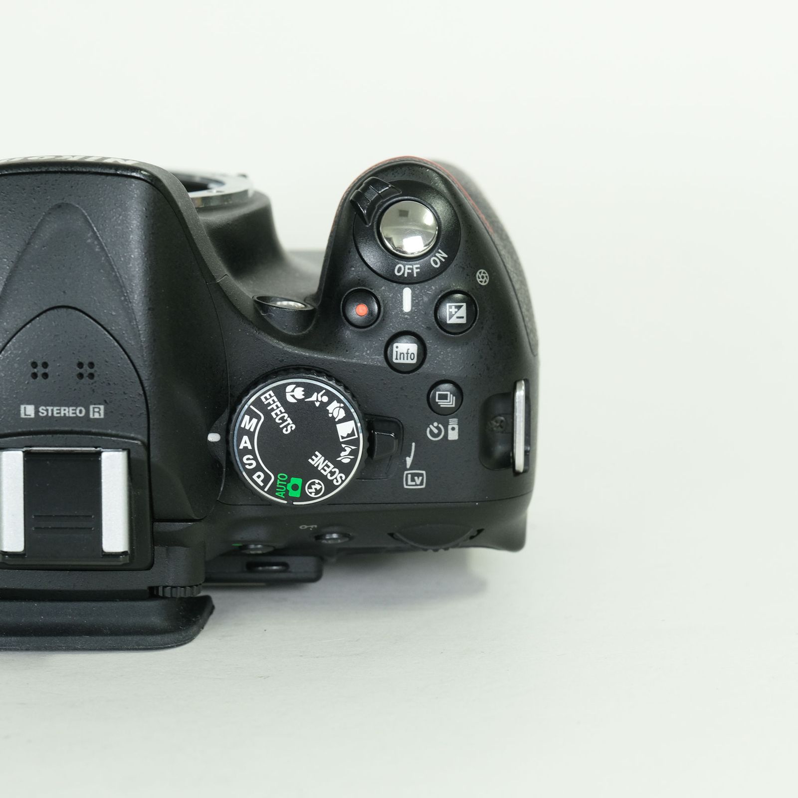 良品 | シャッター数22,319回｜バッテリー2個付] Nikon D5200 ボディ