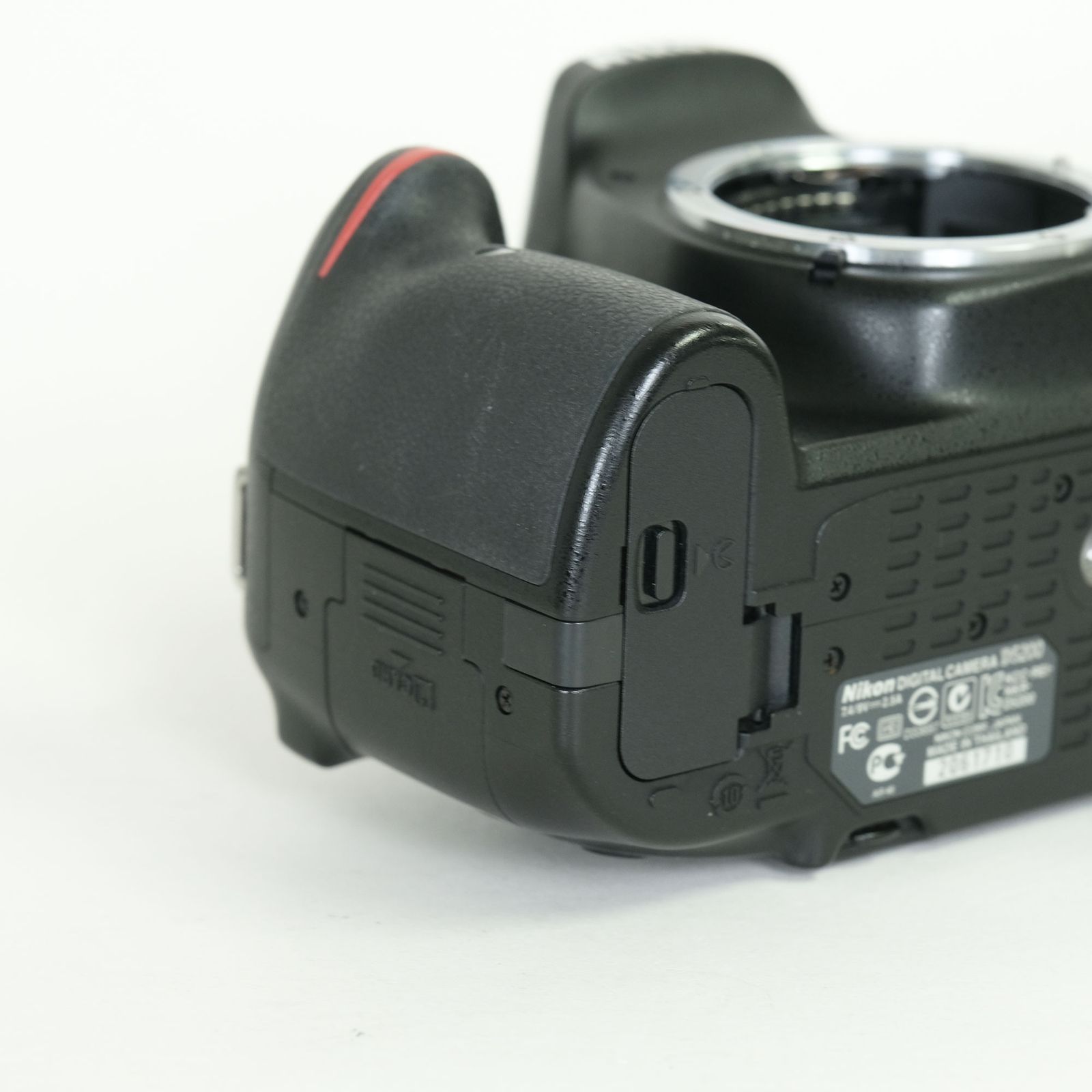 S回数8520回♪バッテリー2個付き♪Nikon D5200 ボディ♪ 良品 | シャッター数22,319回｜バッテリー2個付] Nikon D5200 ボディ