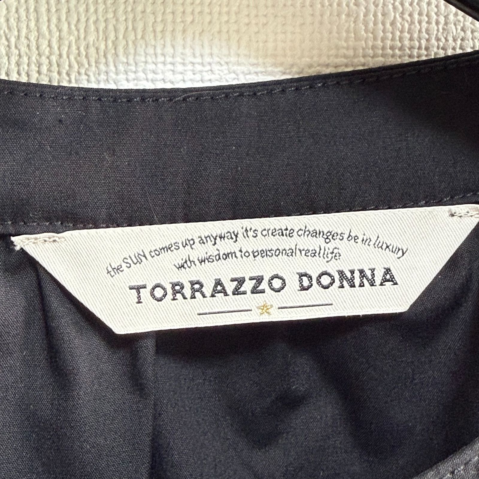 TORRAZZO DONNA モチーフデザイン ブラウス バンドカラー ブラック系 F 
