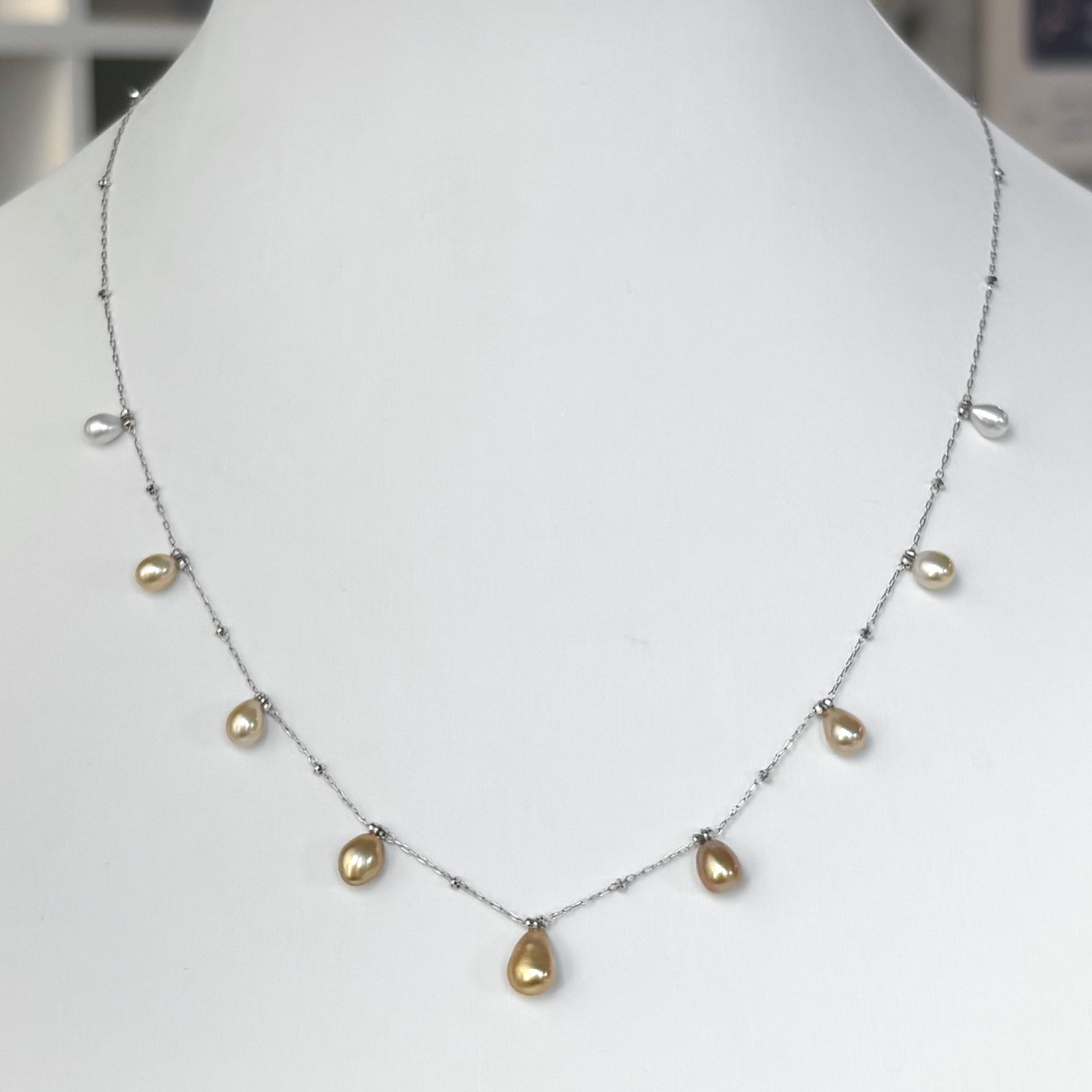 南洋白金ケシ真珠 K18WGネックレス 4-6mm 満天星 58,740円