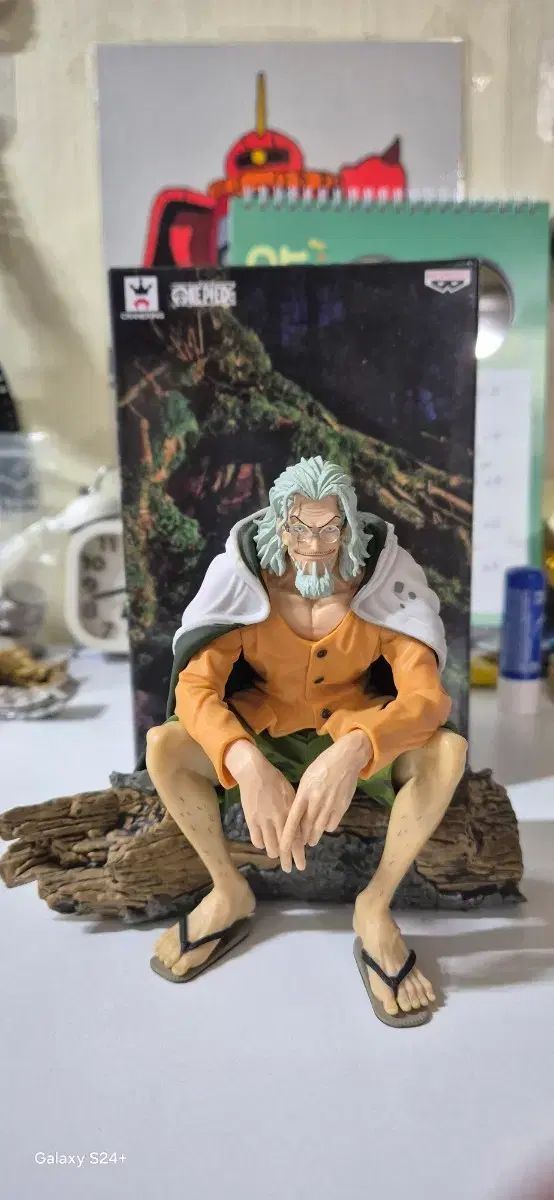 (送料込み)ONE PIECE リー フィギュア 出品 正規品 です