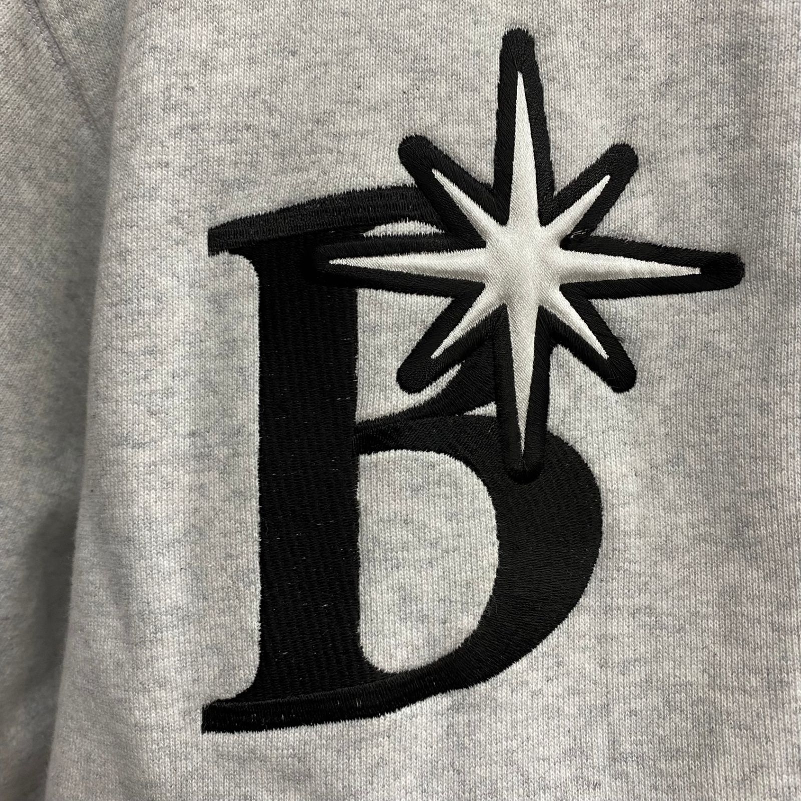 ボット BoTT スキャタードBロゴジップフーディー Scattered B Logo Zip 