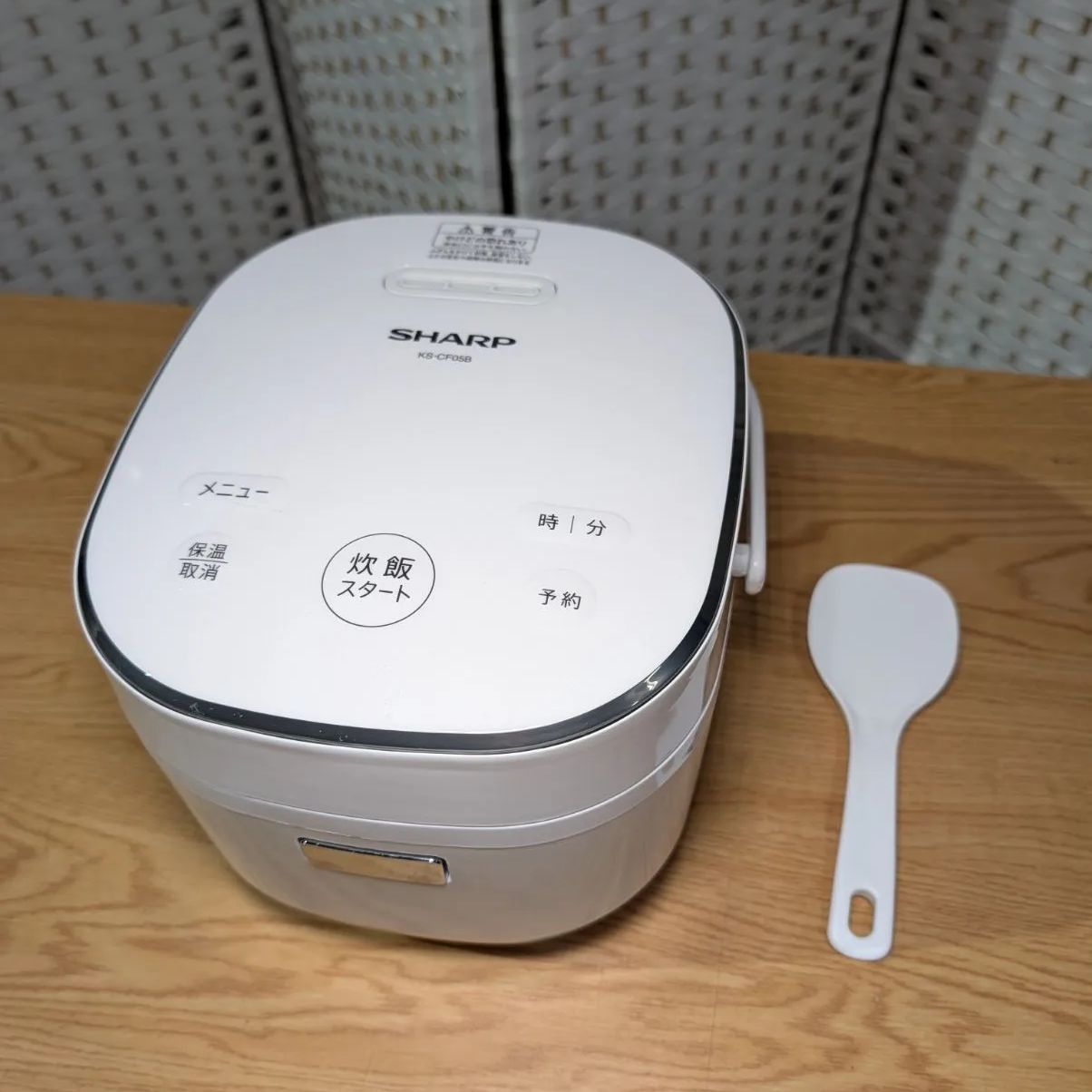 SHARP ジャー炊飯器 3合炊き 2025年製 KS-CF05B-W - メルカリ