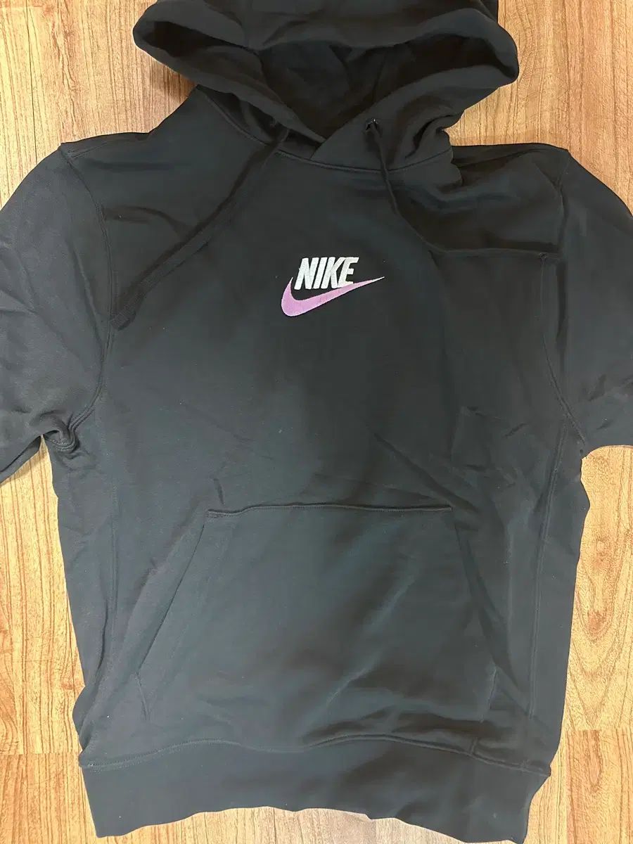 ナイキ WHO Tシャツ 出品