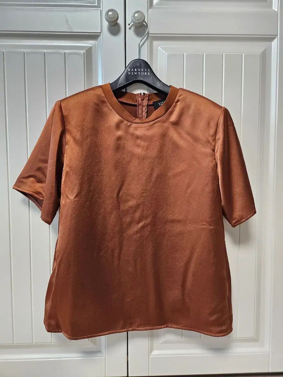 新品 バニーズNEW YORK サテン ブラウス