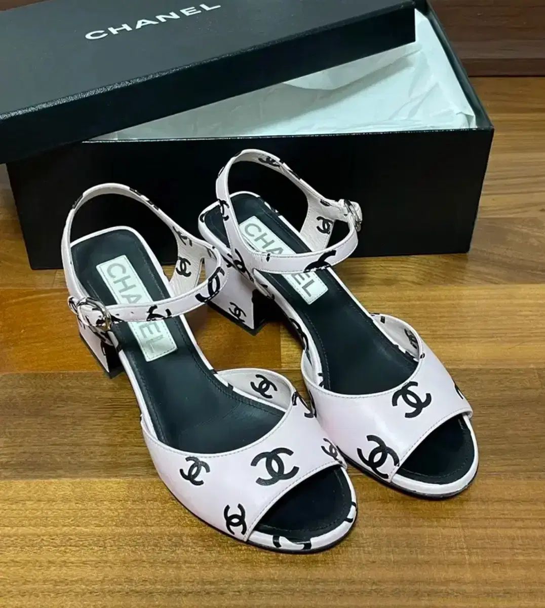 CHANEL シャネル CCロゴ プリント ラムスキン サンダル ベビーピンク 35