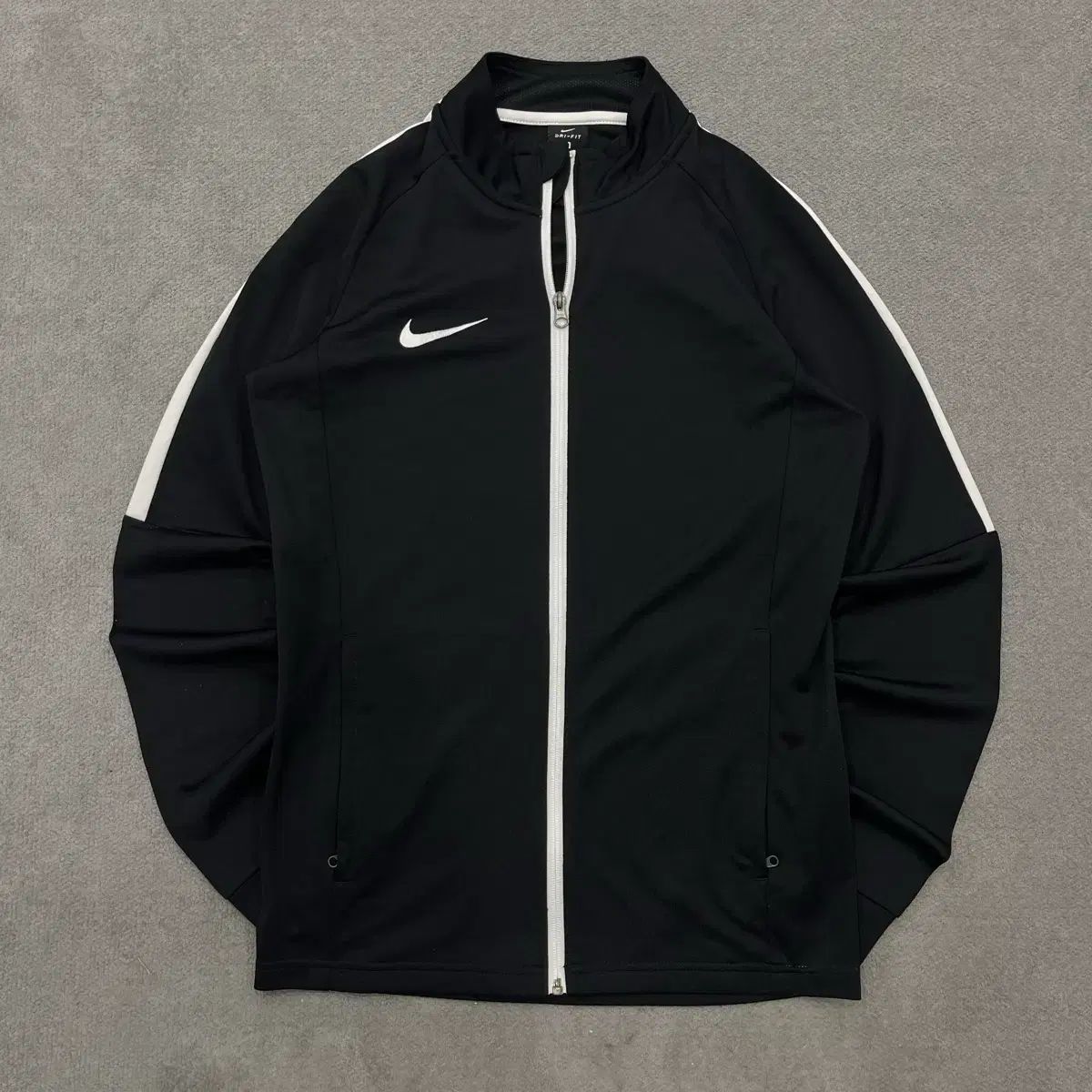 M NIKE サイドライン ジャージ トラックジャケット