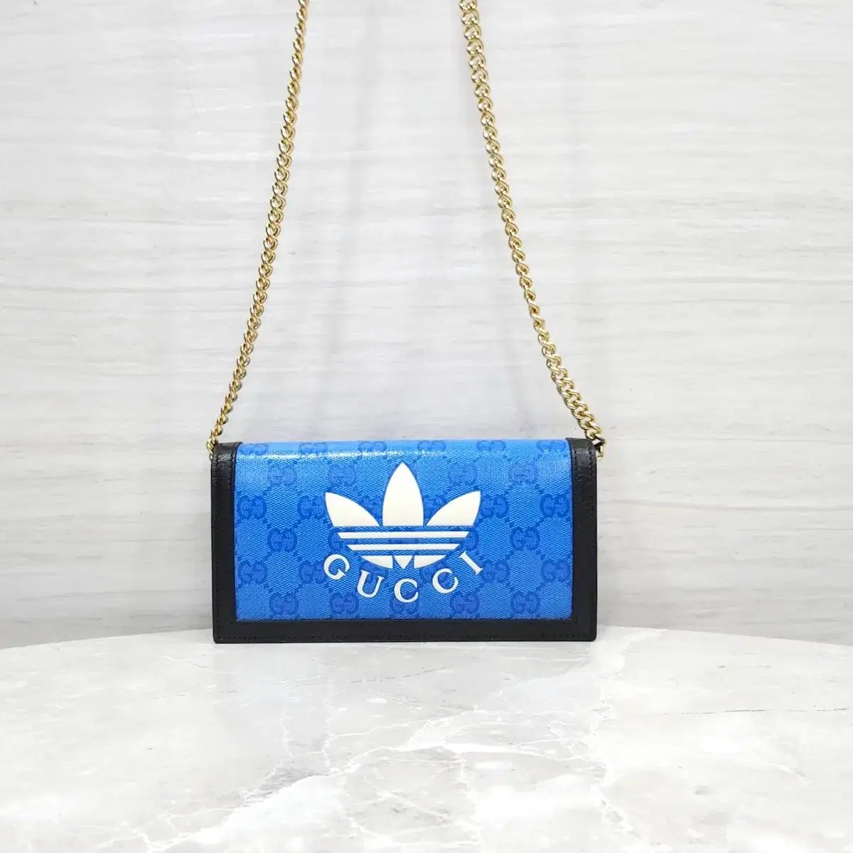 グッチ X アディダス WOC チェーン クロスバッグ 621892 76,534円