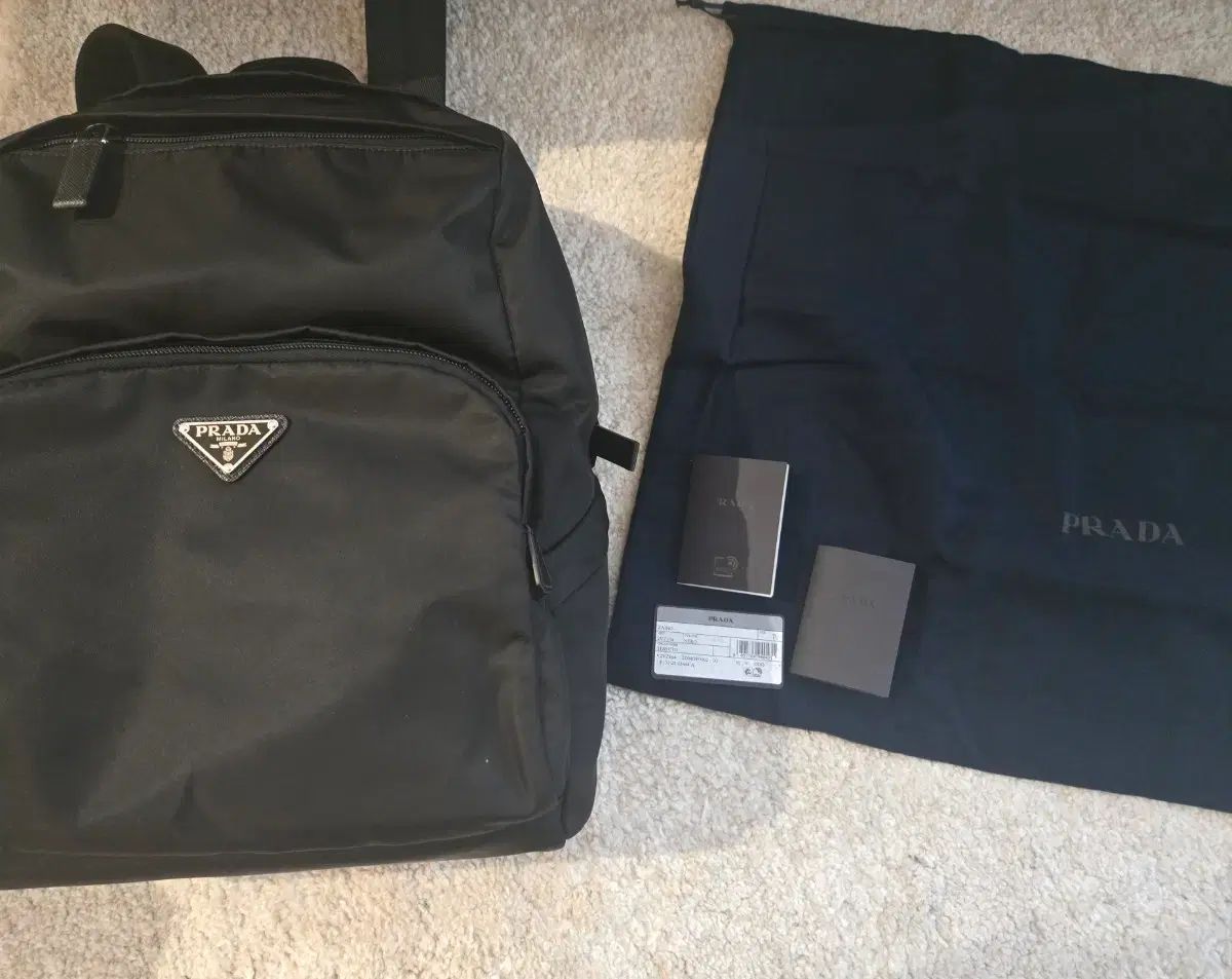 プラダ リナイロン バックパック 新品 (正規品)