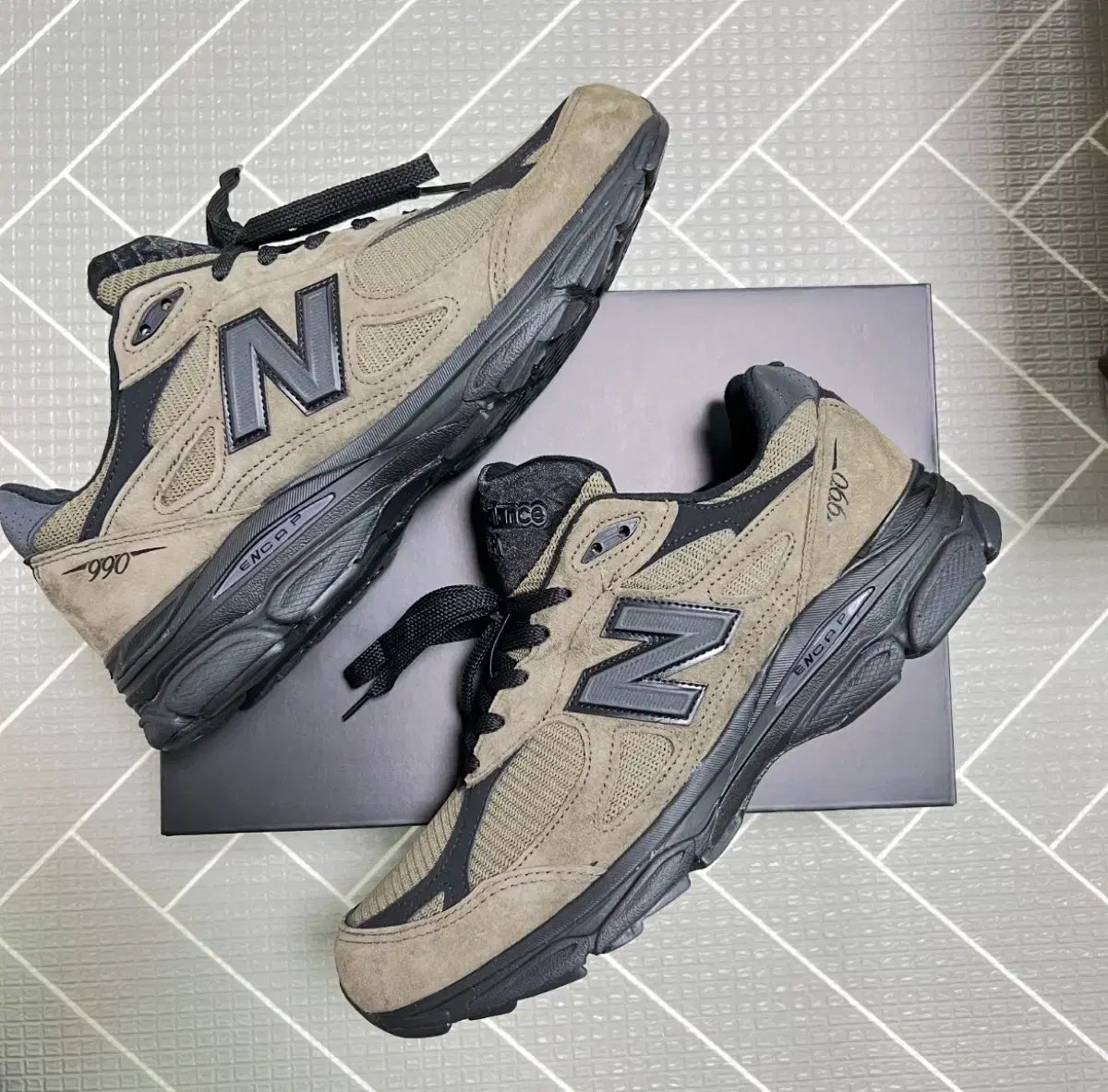 ニューバランス ジョウンド 990v3