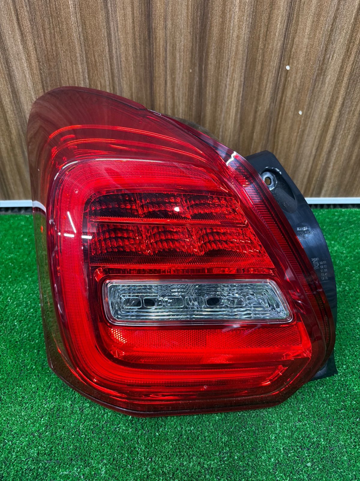 スズキ スイフト ZC83S 純正 左側 テールランプ KOITO 220-59360 (1394
