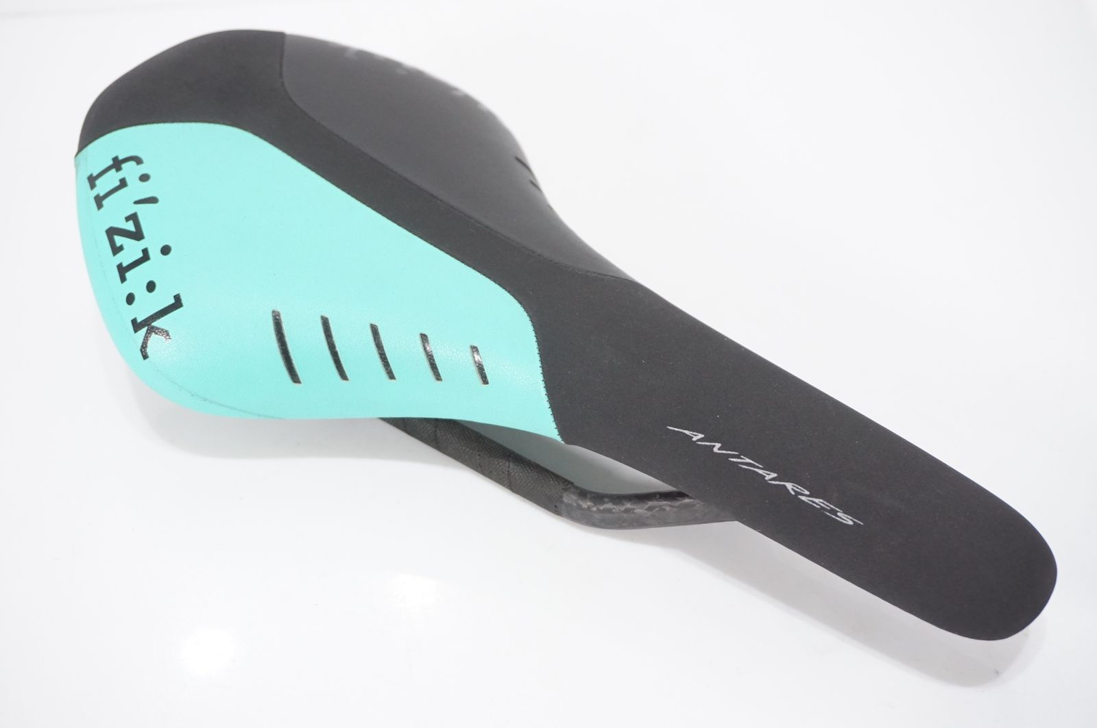 FIZIK 「フィジーク」 ANTARES R1 サドル / バイチャリAKIBA店