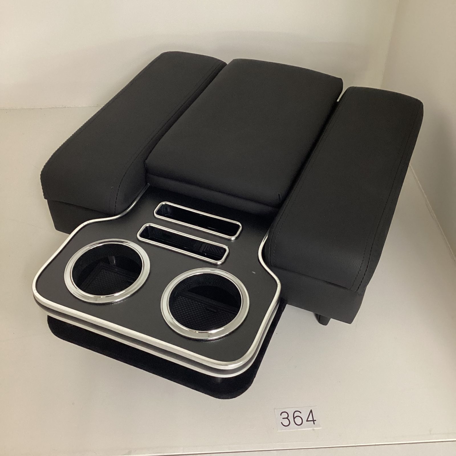 364 訳あり品 ハイエース DX専用 イノーバー コンソール アームレスト ブラック ラバー付