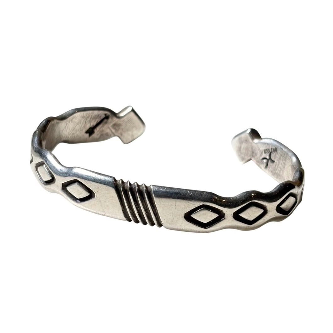 Cochiti Pueblo Cippy Crazy Horse unusual lined silver bangle 71,500円