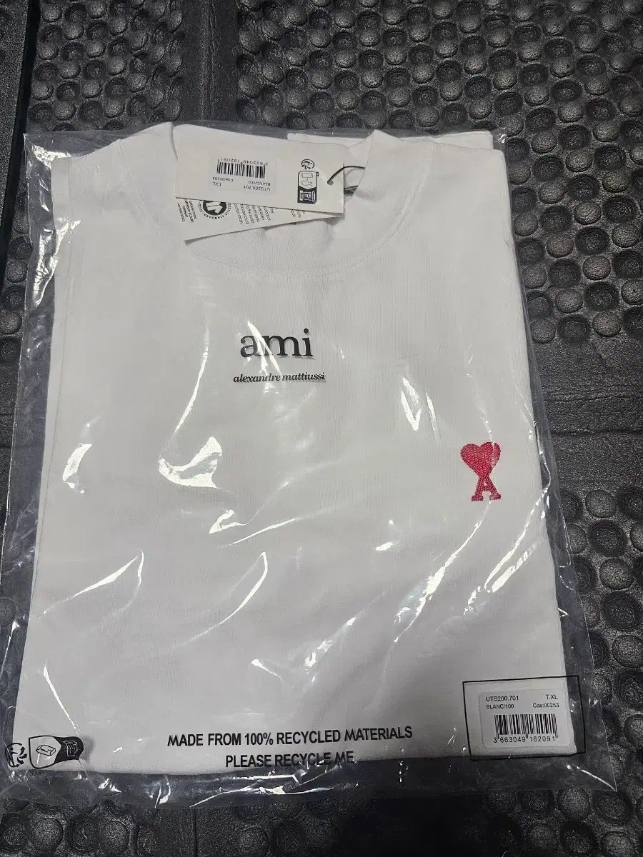 アミ 白 長袖Tシャツ 新品 XL