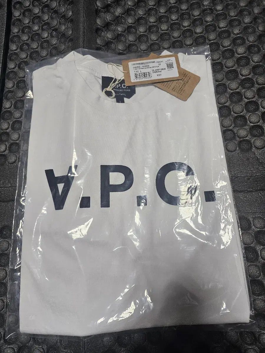 A P C 白 ロゴ Tシャツ 新品 L