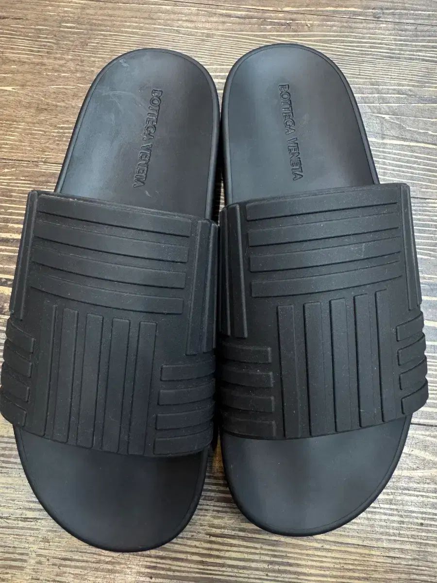 BOTTEGA VENETA ボッテガ・ヴェネタ ラバースライド 285 290