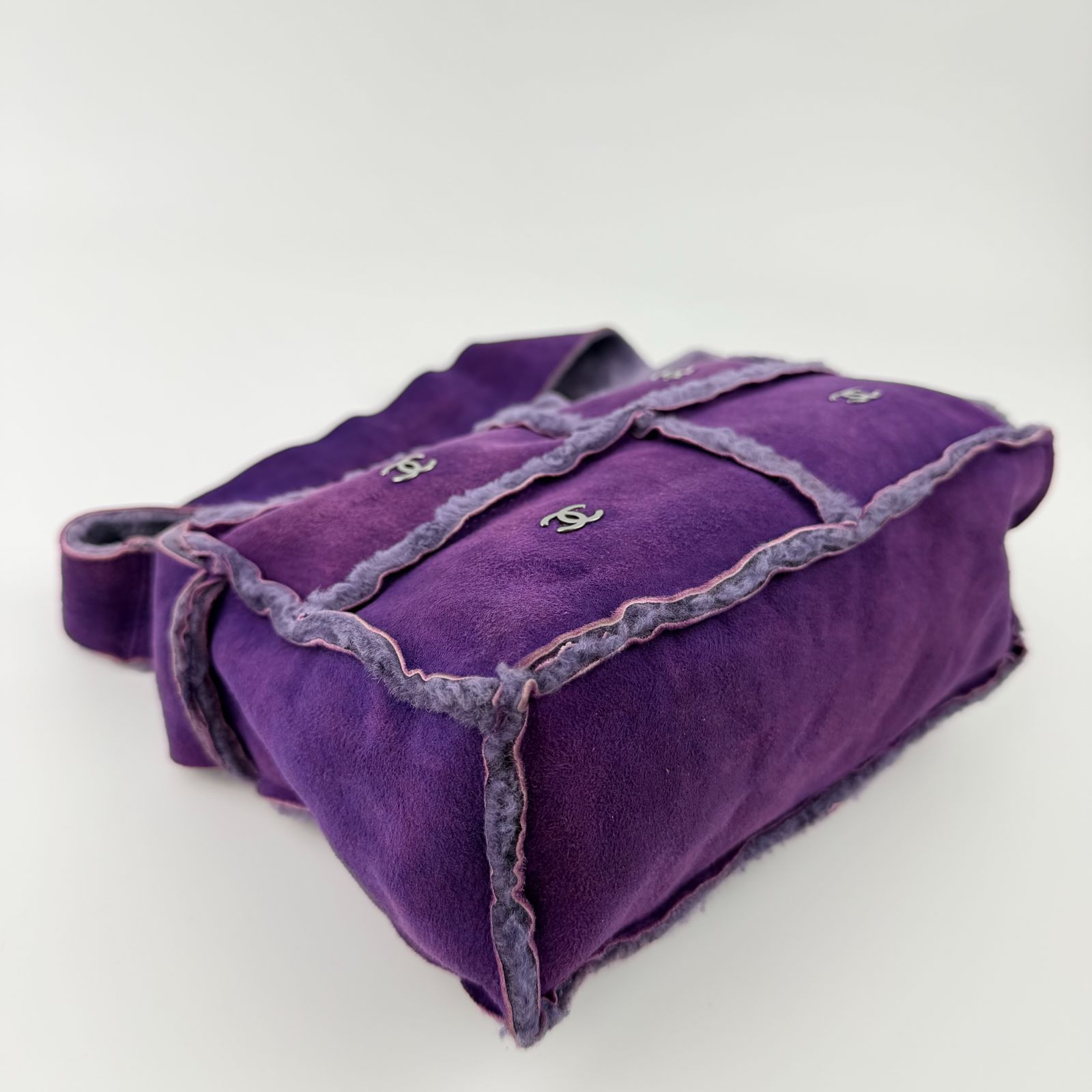 中古】CHANEL シャネル ショルダーバッグ ムートン スエード パープル 